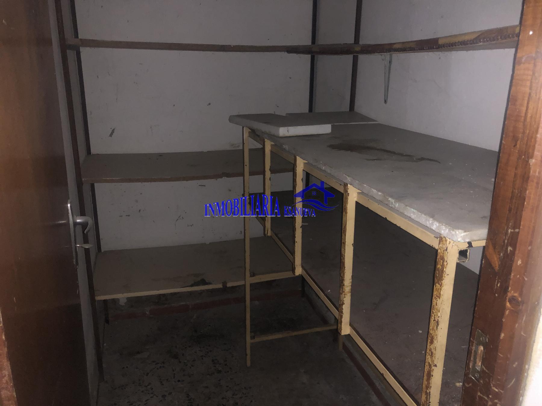 For sale of commercial in Córdoba