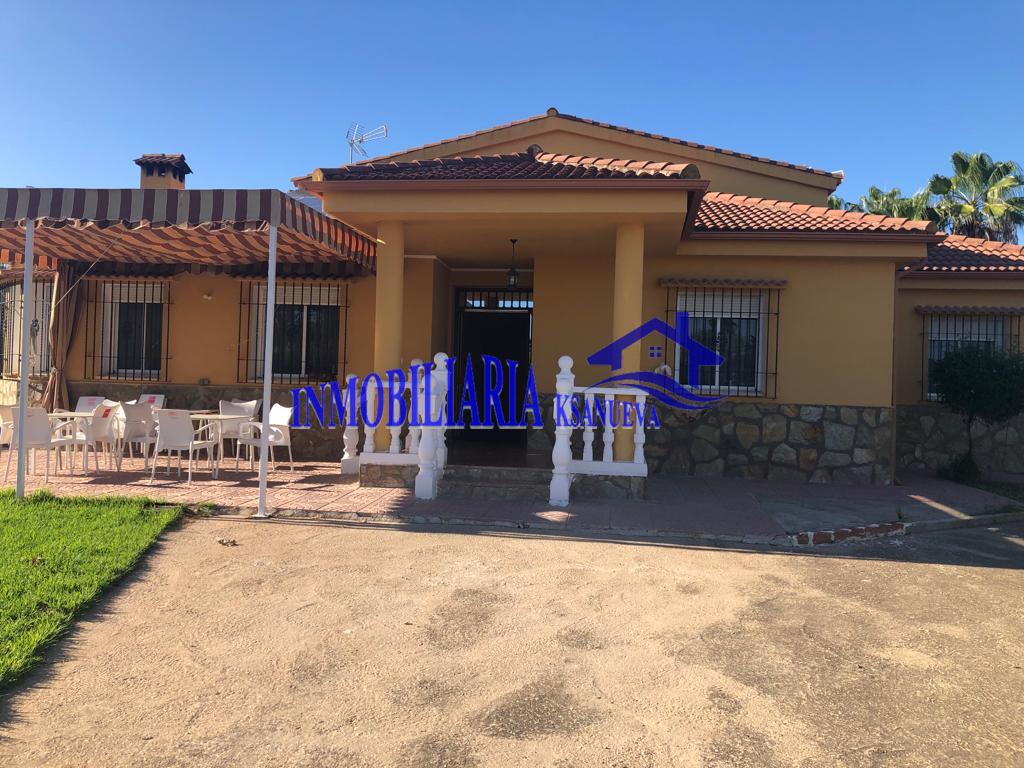 For sale of chalet in Córdoba