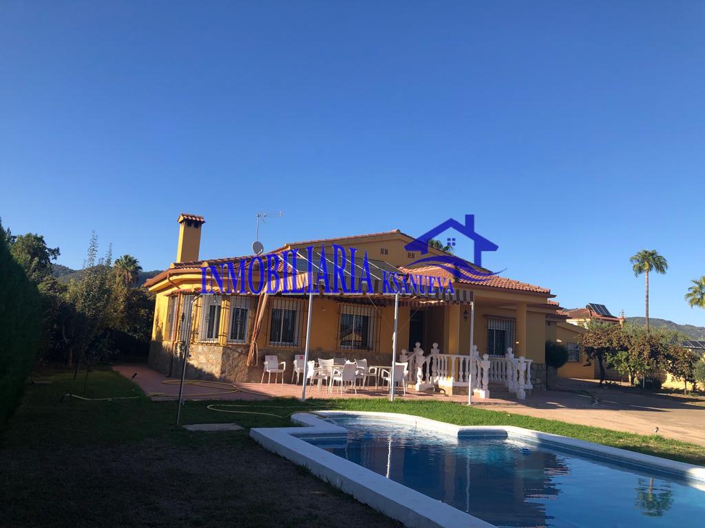 For sale of chalet in Córdoba
