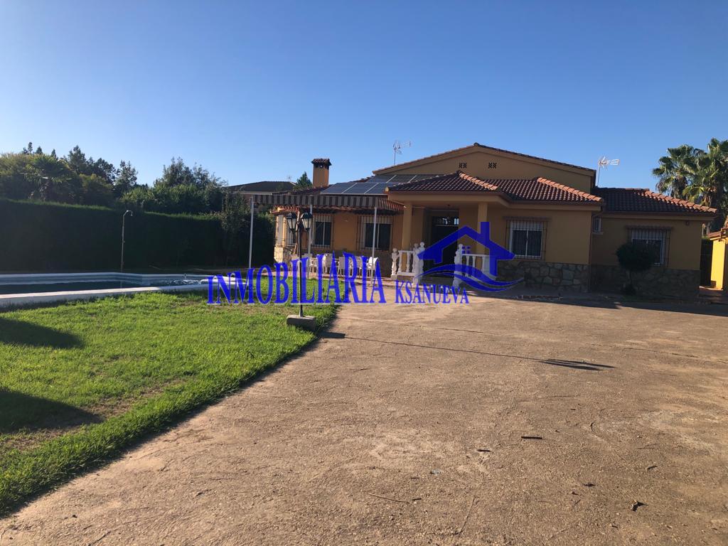 For sale of chalet in Córdoba