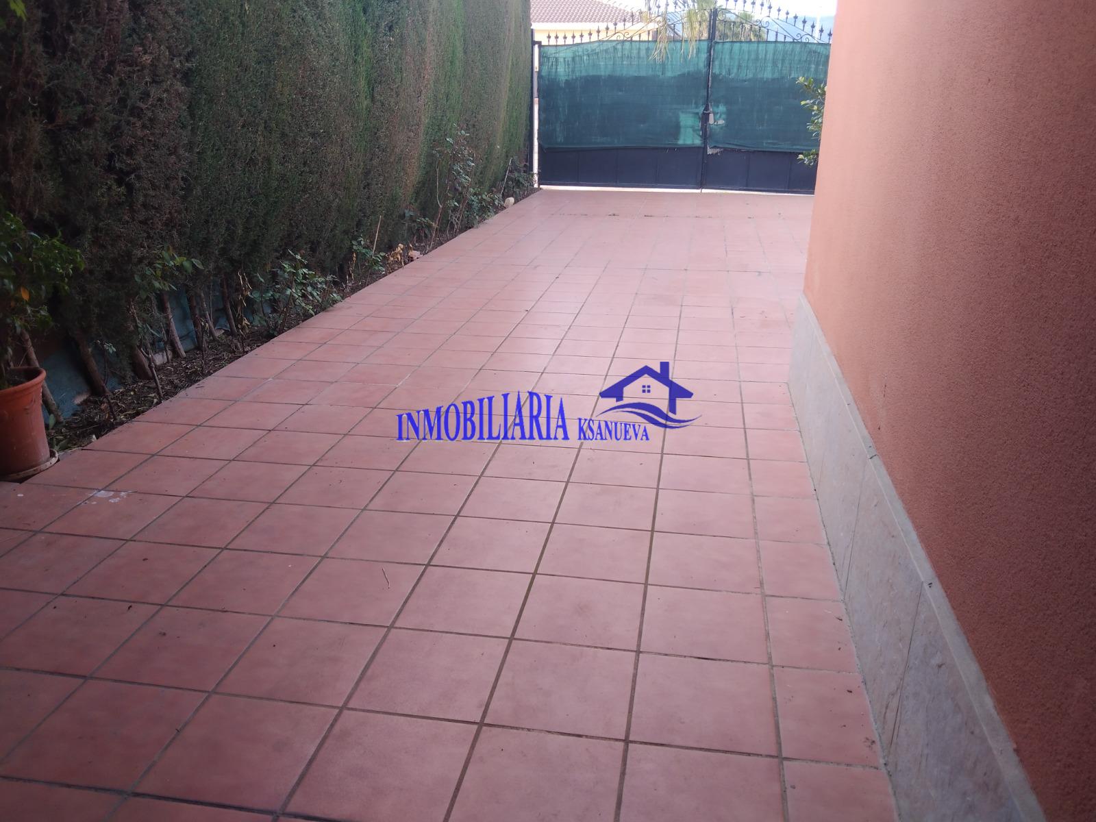 For sale of chalet in Córdoba