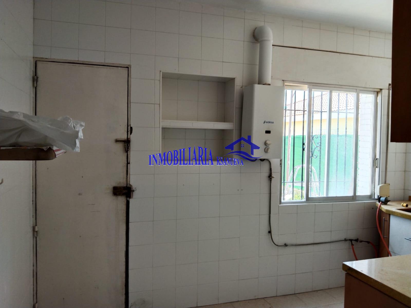For sale of chalet in Córdoba