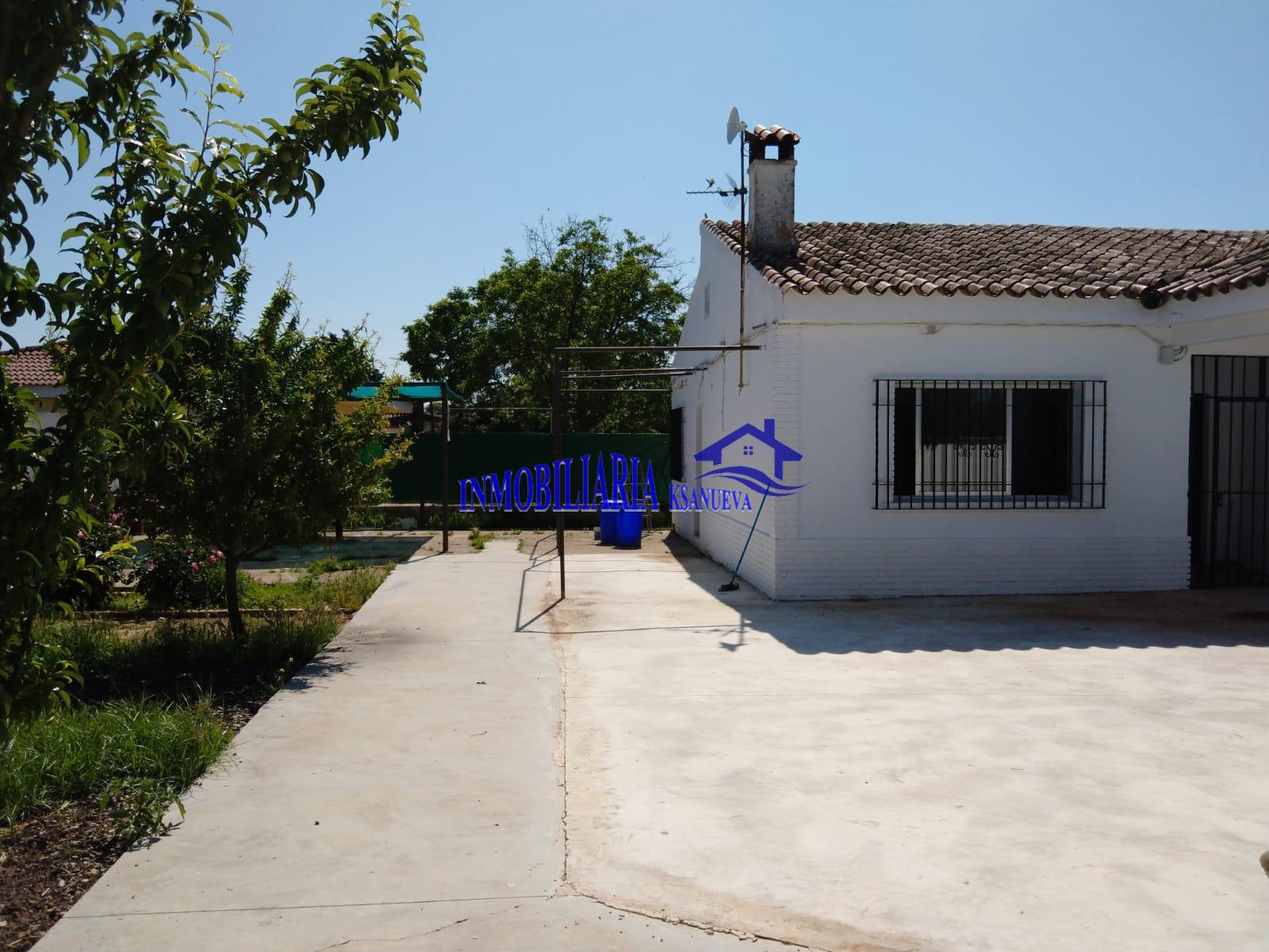 For sale of chalet in Córdoba