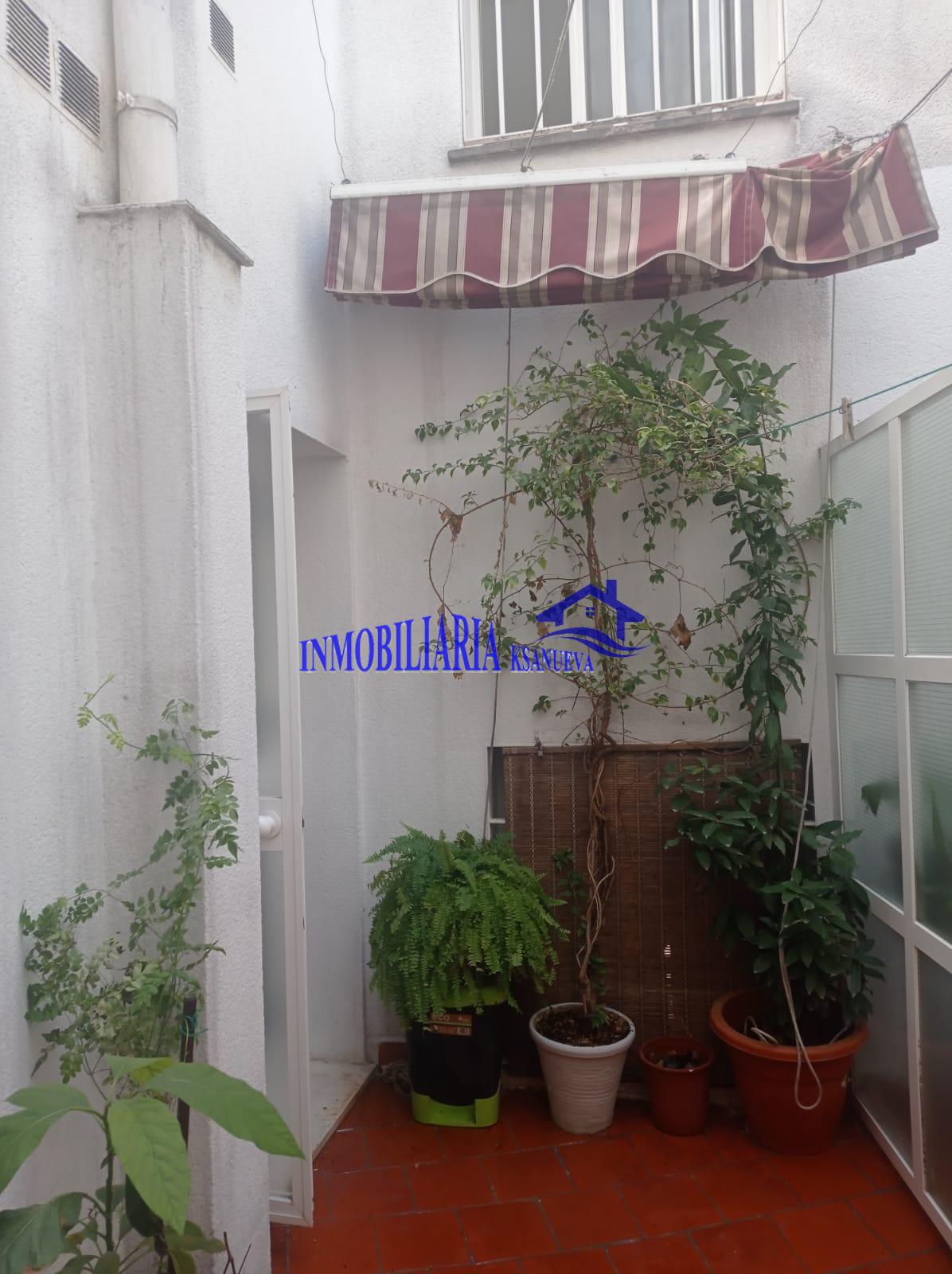 For sale of flat in Córdoba