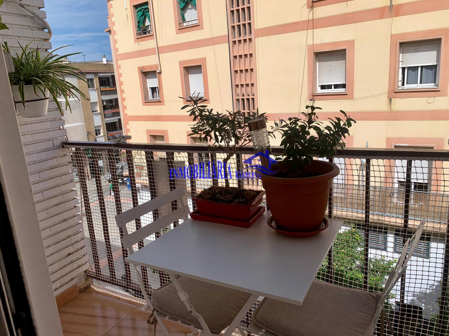 For sale of flat in Córdoba