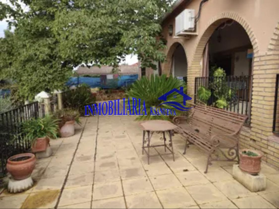 For sale of chalet in Córdoba