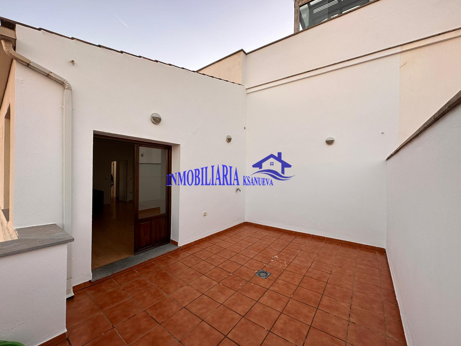 For sale of penthouse in Córdoba