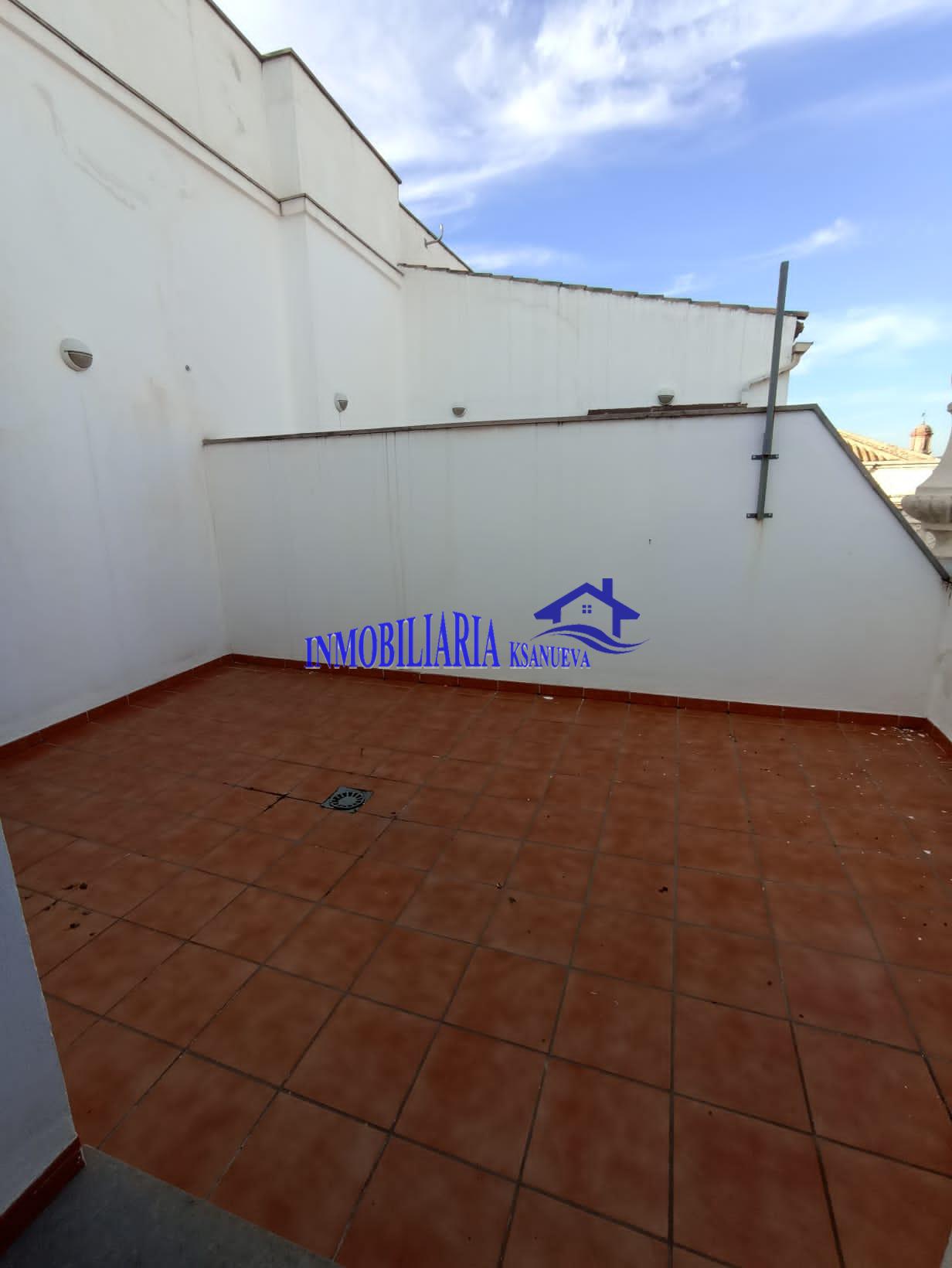 For sale of penthouse in Córdoba