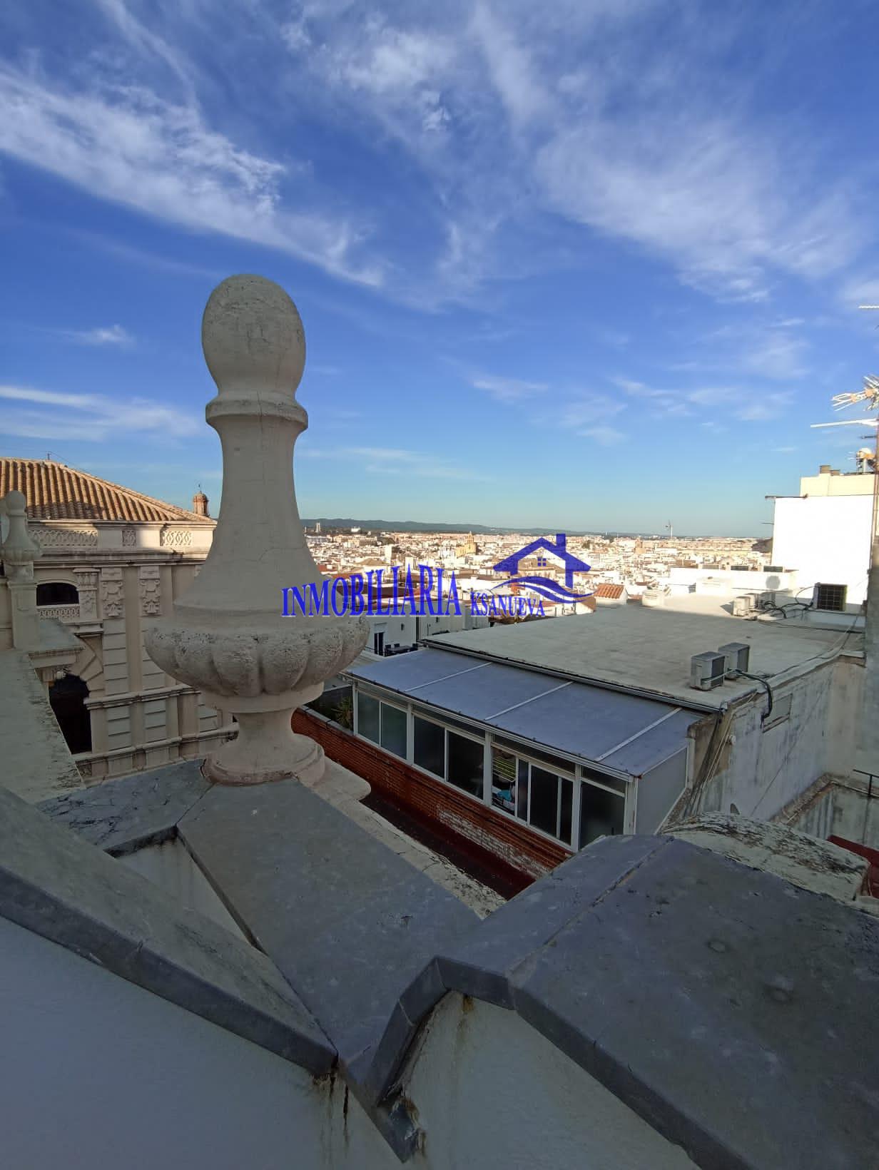 For sale of penthouse in Córdoba