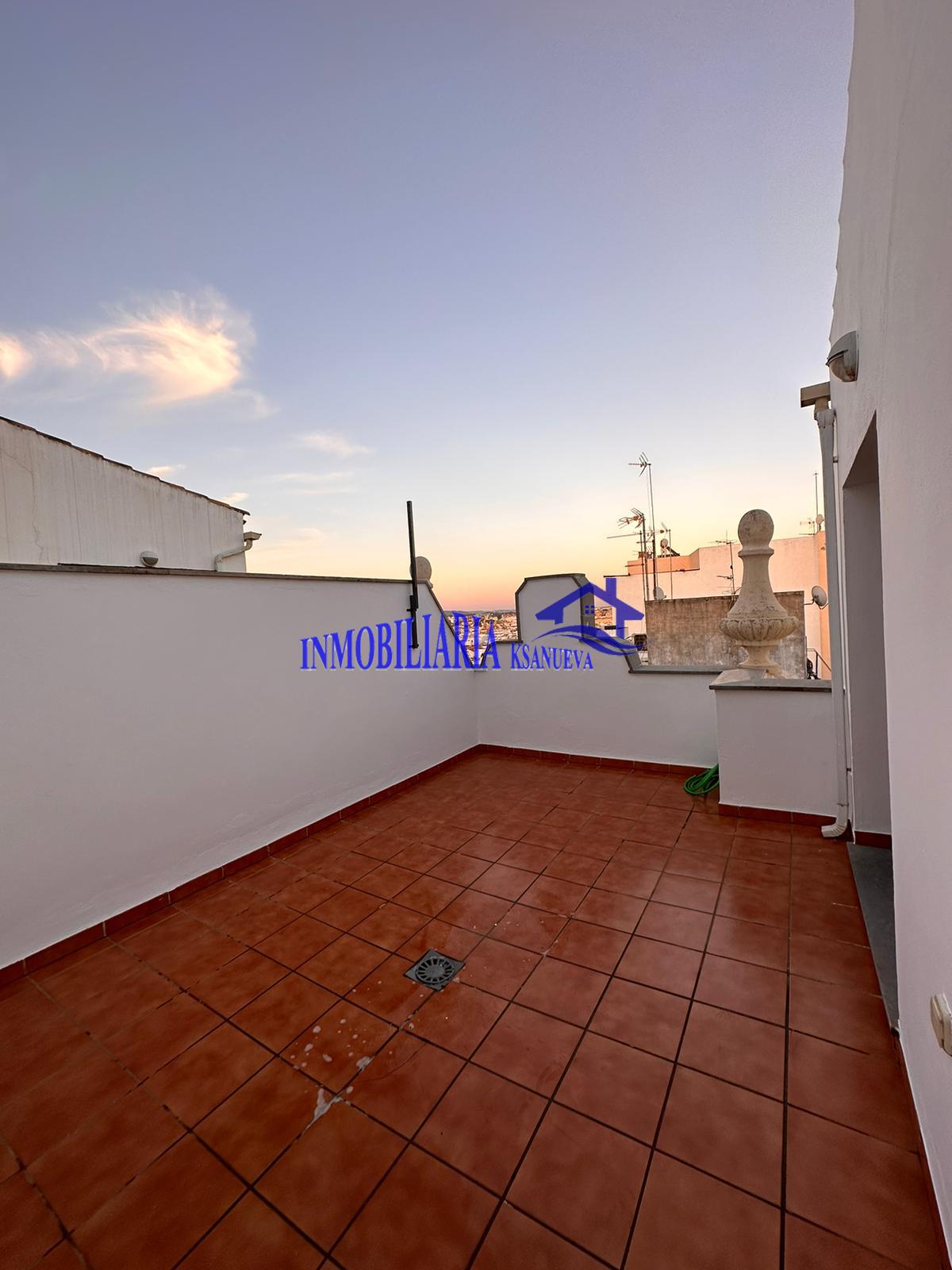 For sale of penthouse in Córdoba
