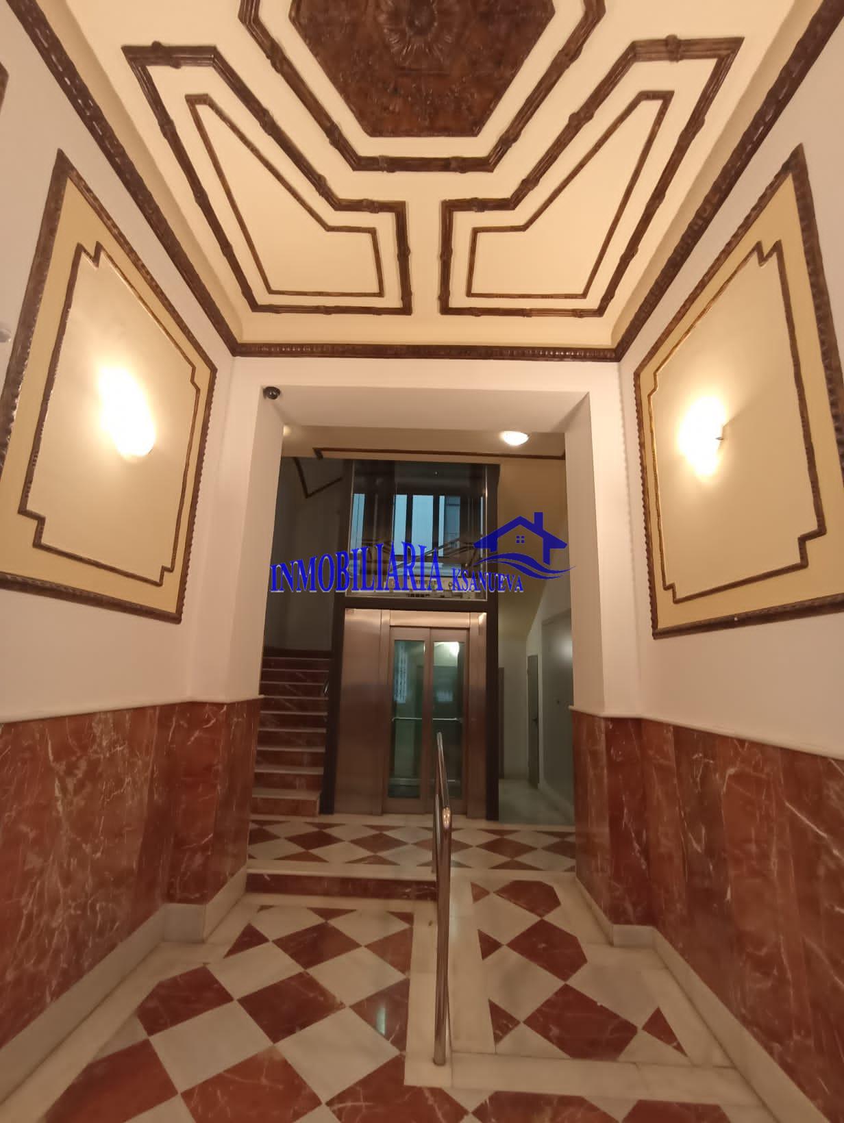 For sale of penthouse in Córdoba
