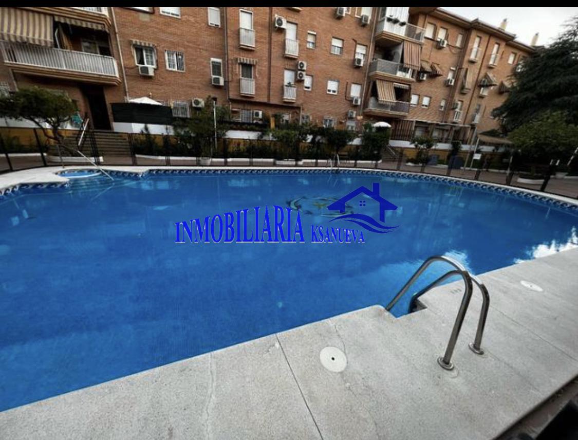 For sale of flat in Córdoba