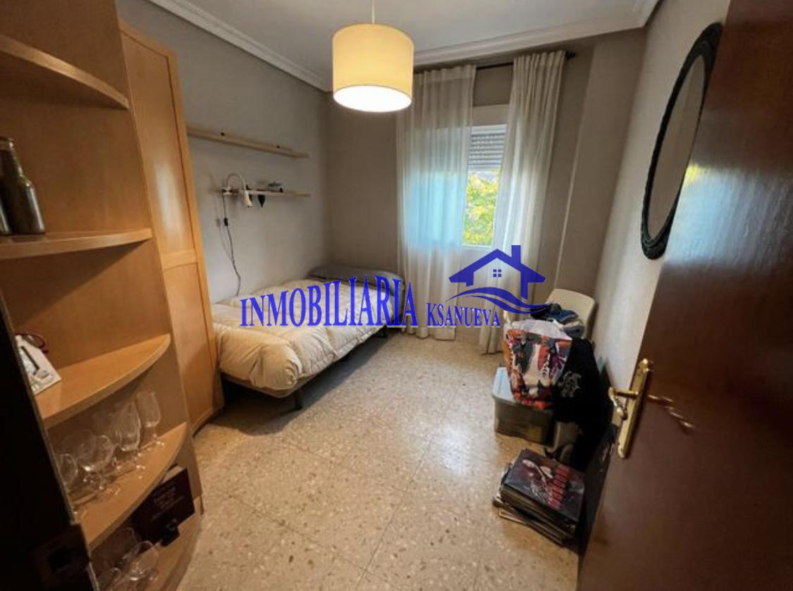 For sale of flat in Córdoba