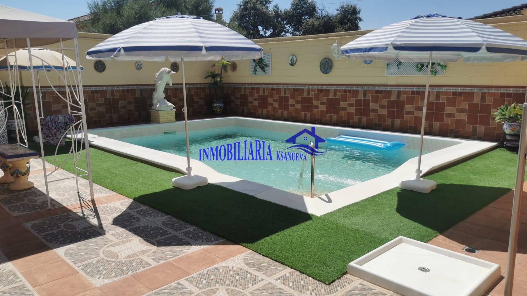 For sale of chalet in Córdoba