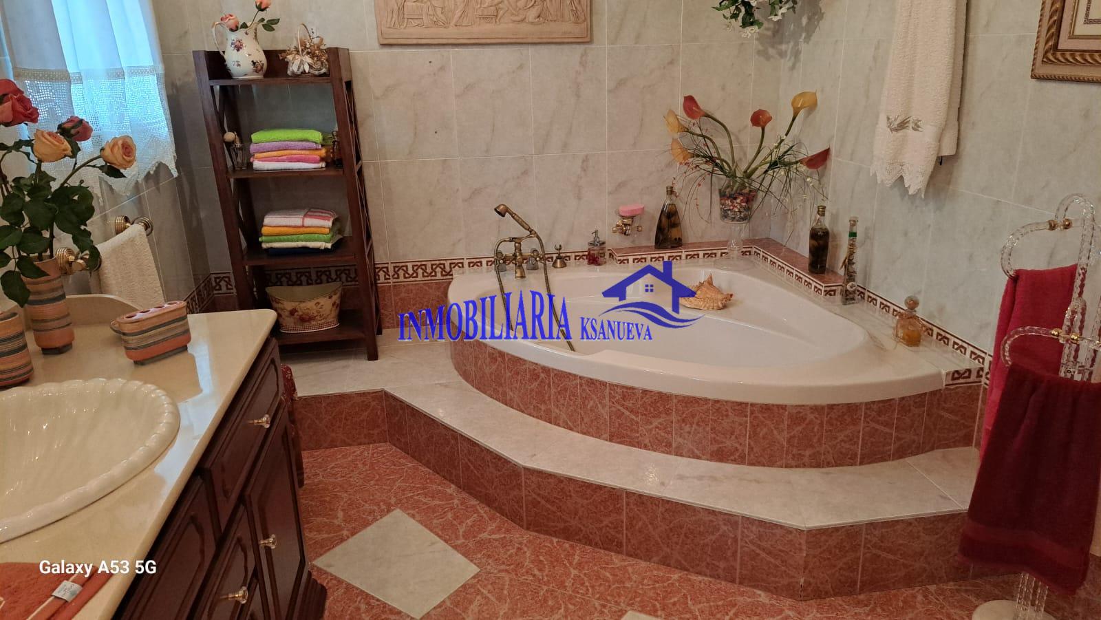 For sale of chalet in Córdoba