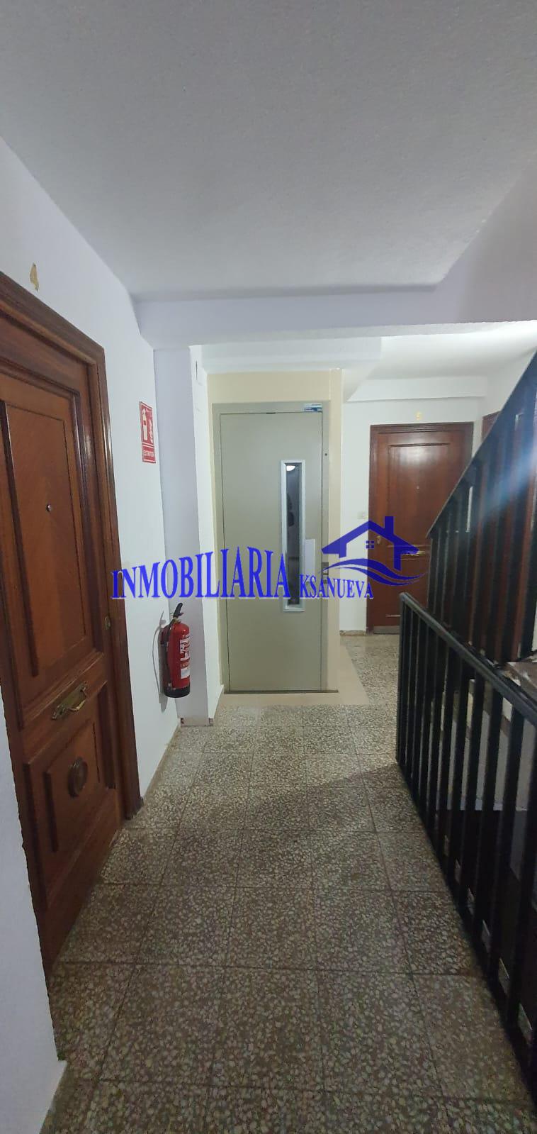 For sale of flat in Córdoba