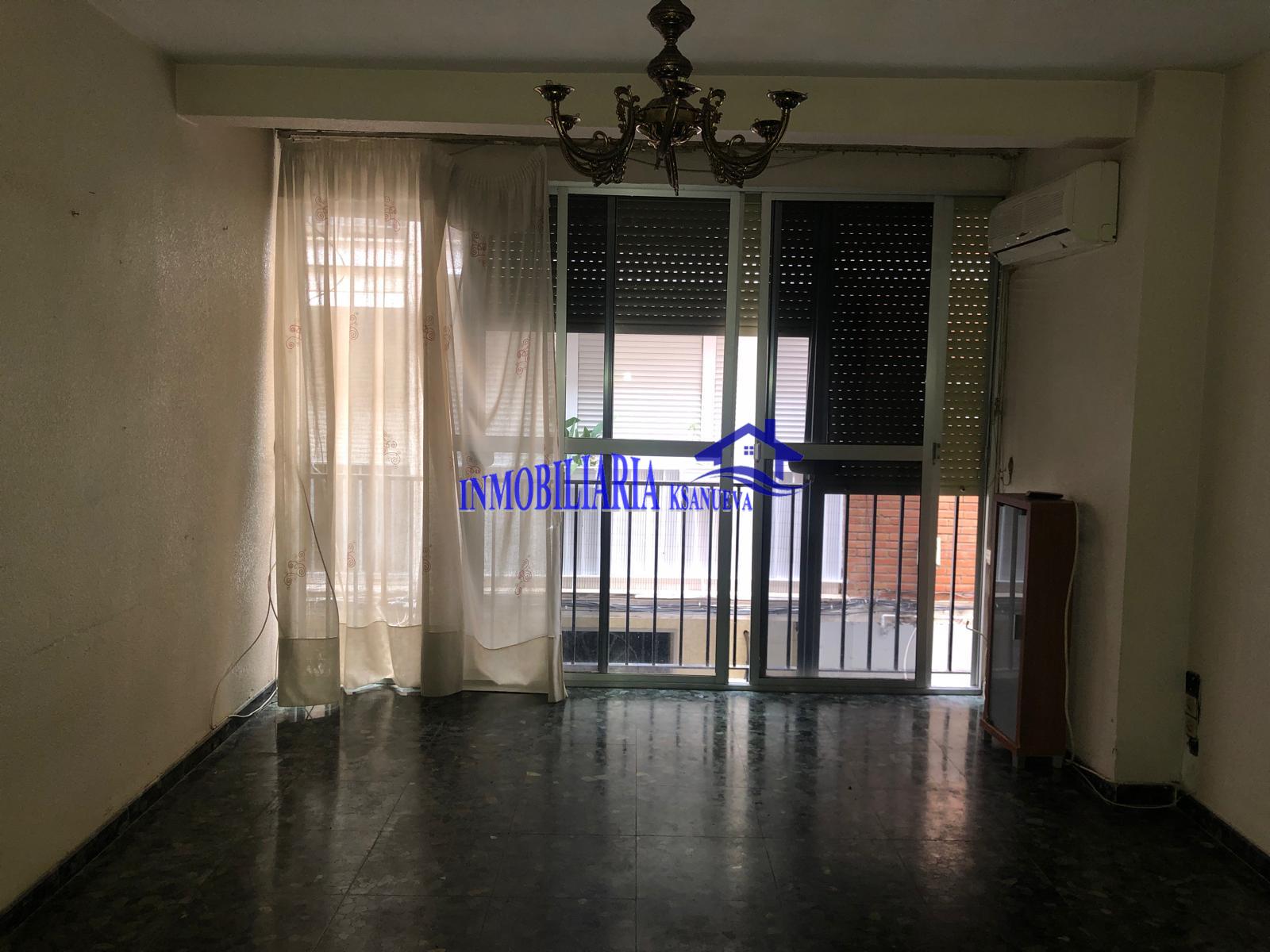 For sale of flat in Córdoba