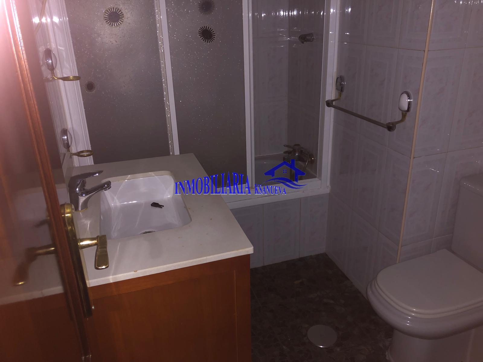 For sale of flat in Córdoba