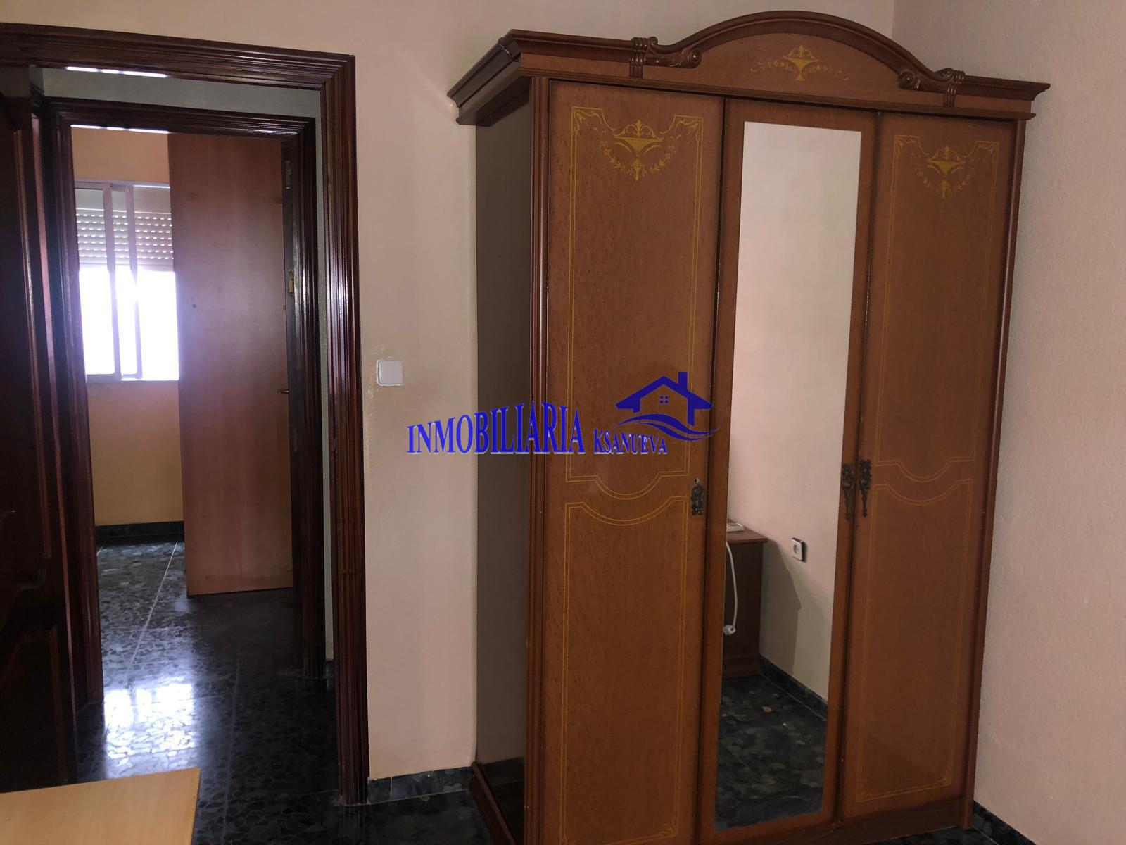 For sale of flat in Córdoba