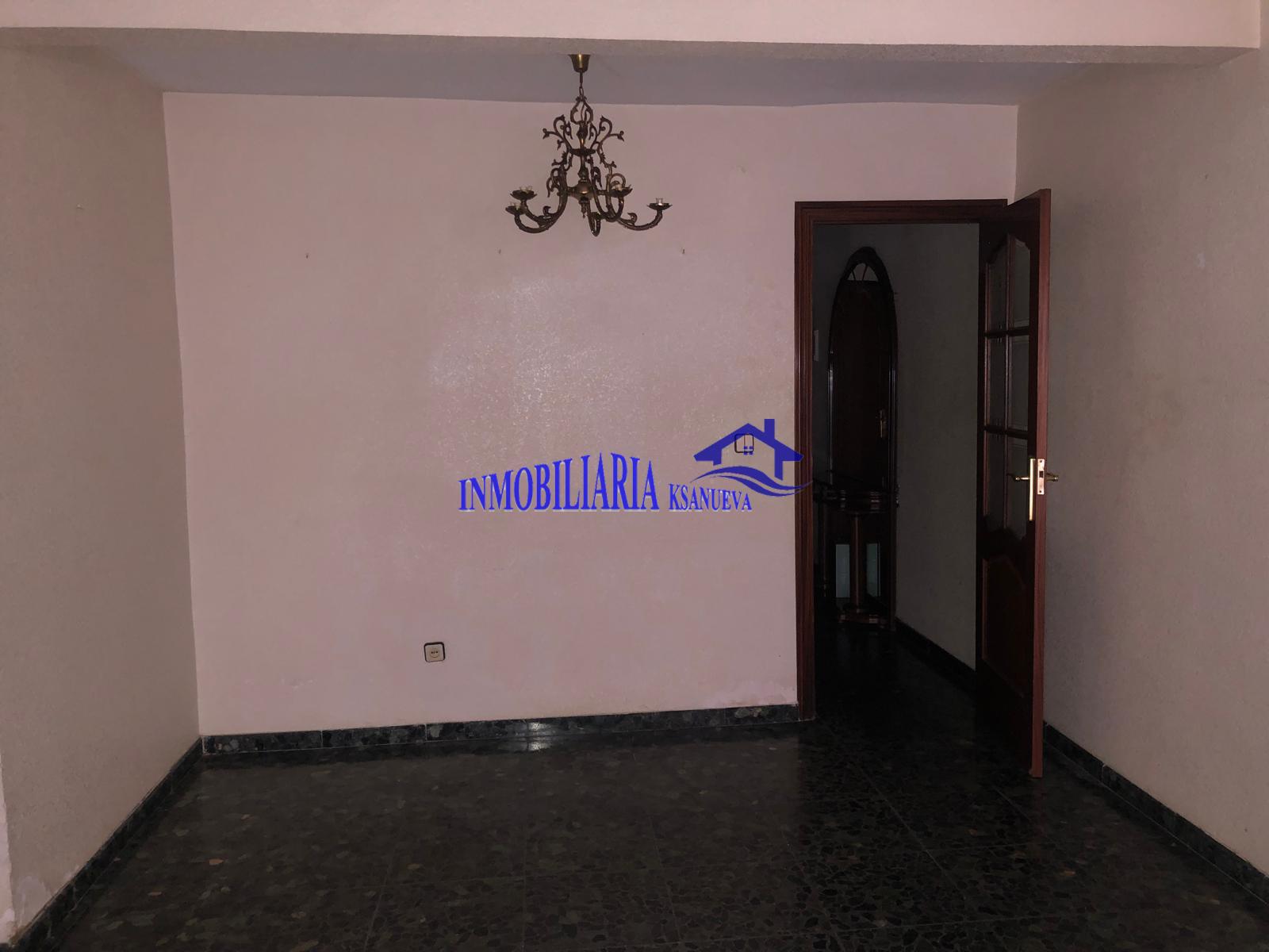 For sale of flat in Córdoba