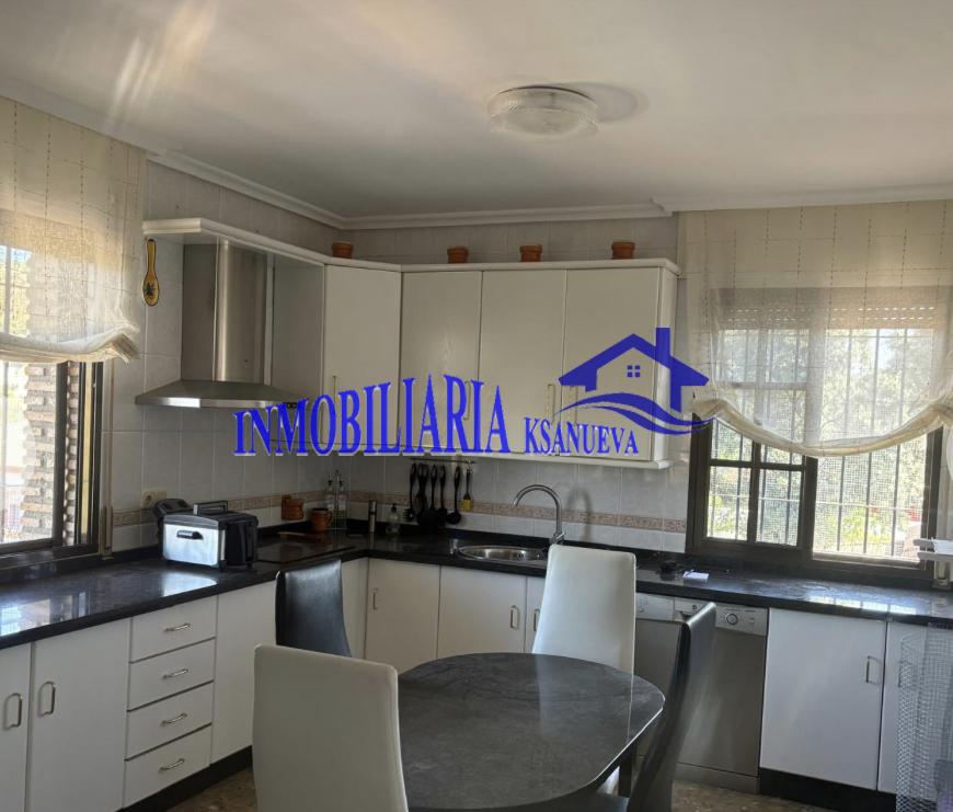 For sale of chalet in Córdoba