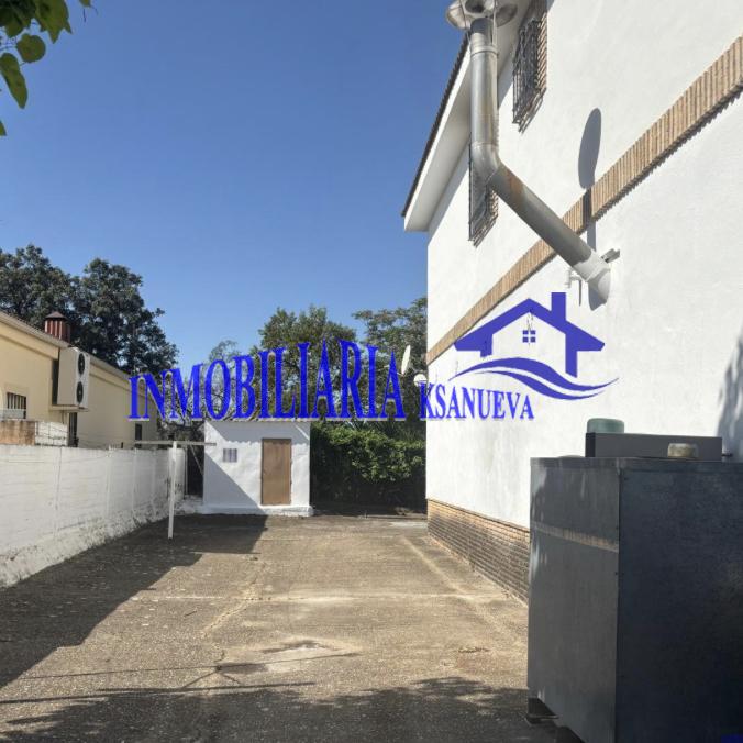 For sale of chalet in Córdoba