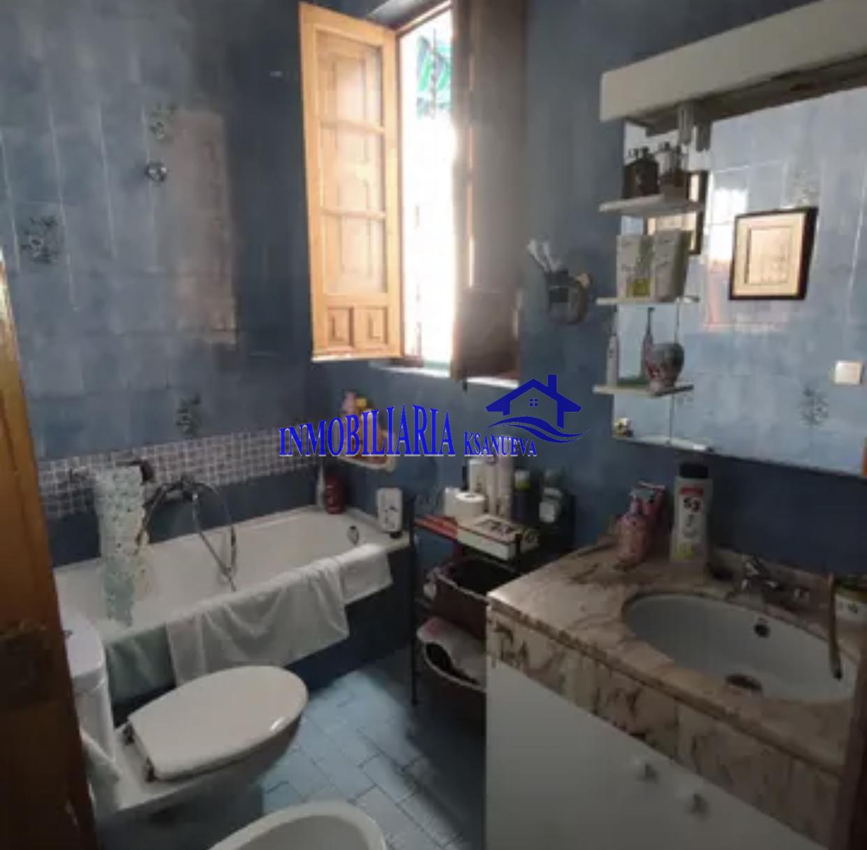 For sale of apartment in Córdoba
