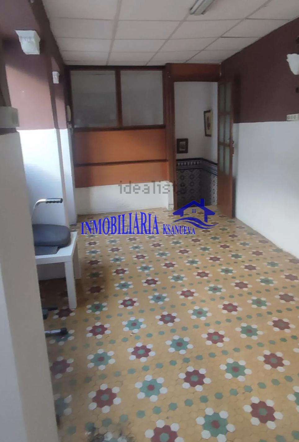 For sale of apartment in Córdoba