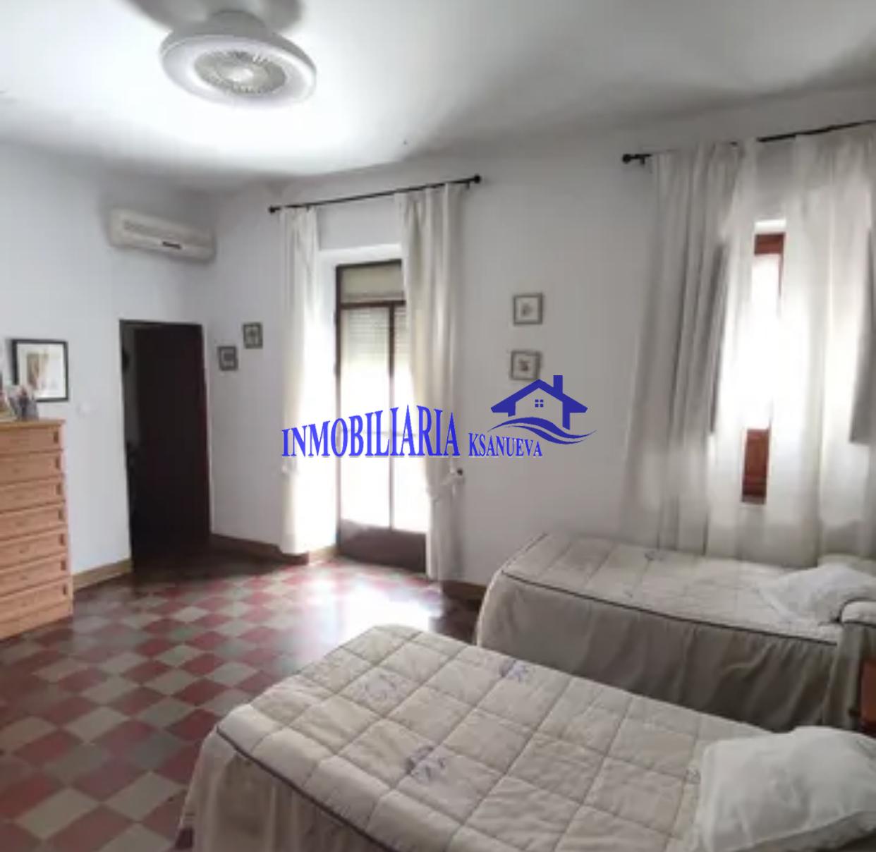 For sale of apartment in Córdoba
