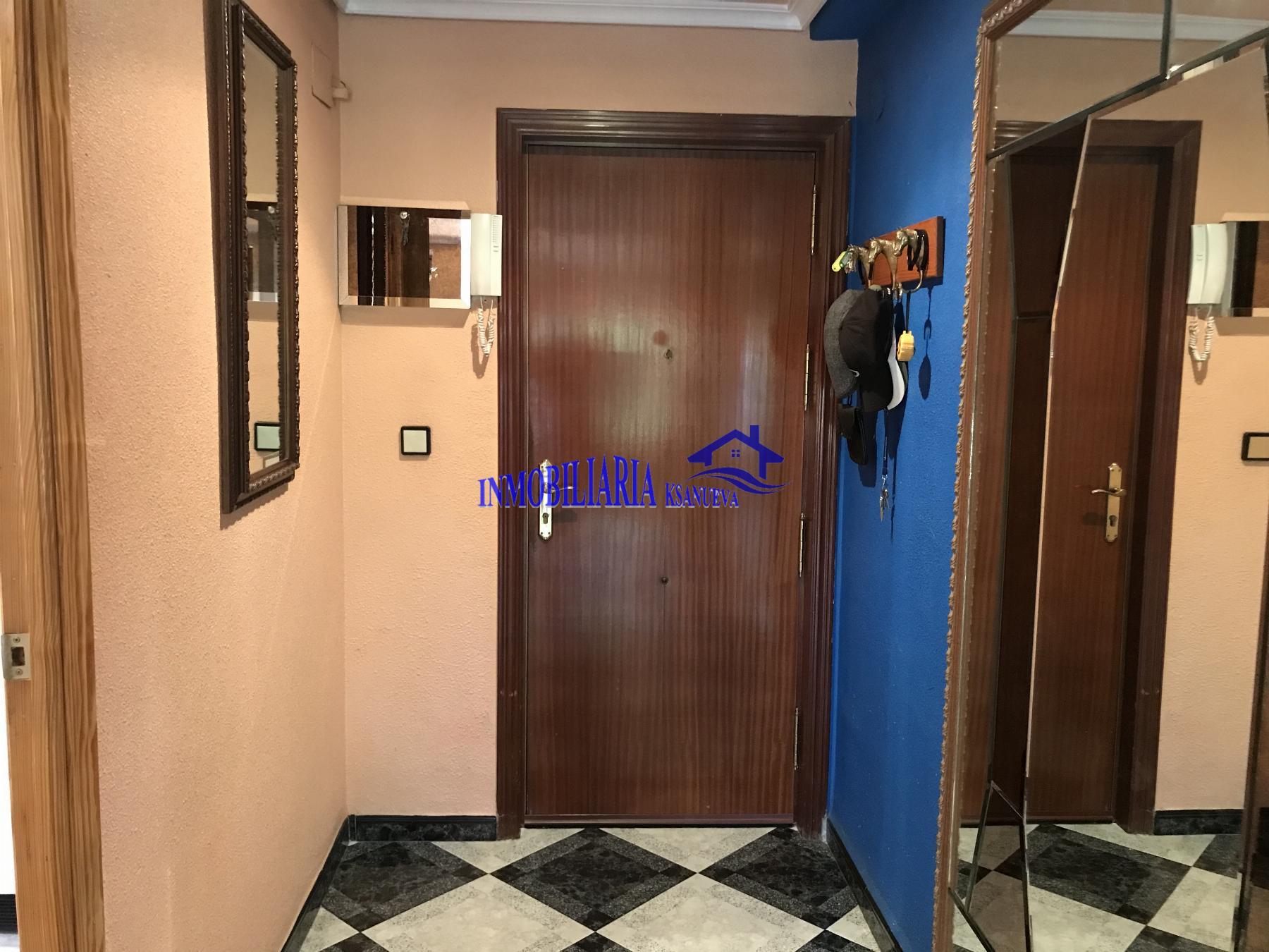 For sale of flat in Córdoba