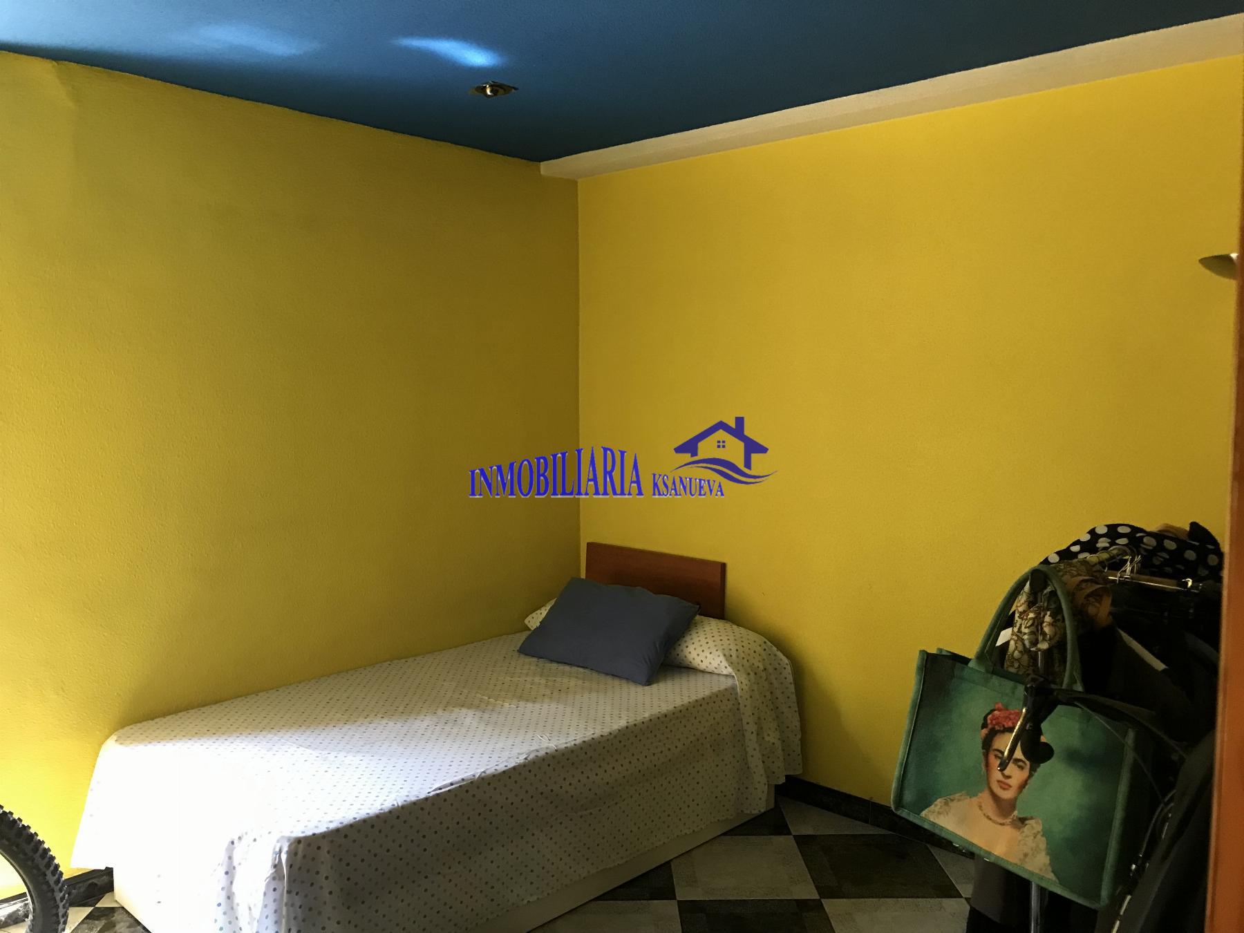 For sale of flat in Córdoba