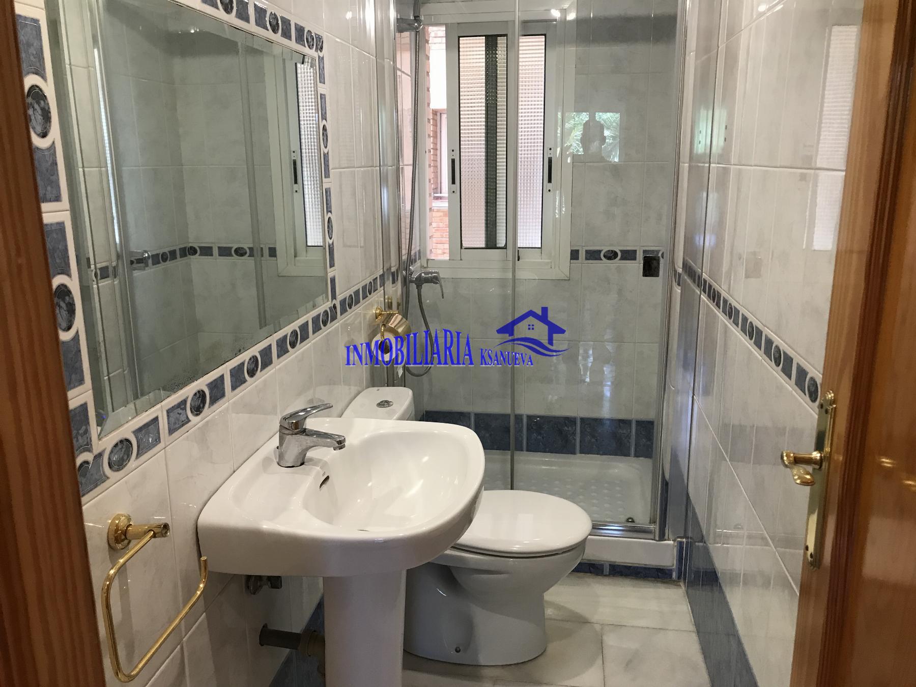 For sale of flat in Córdoba