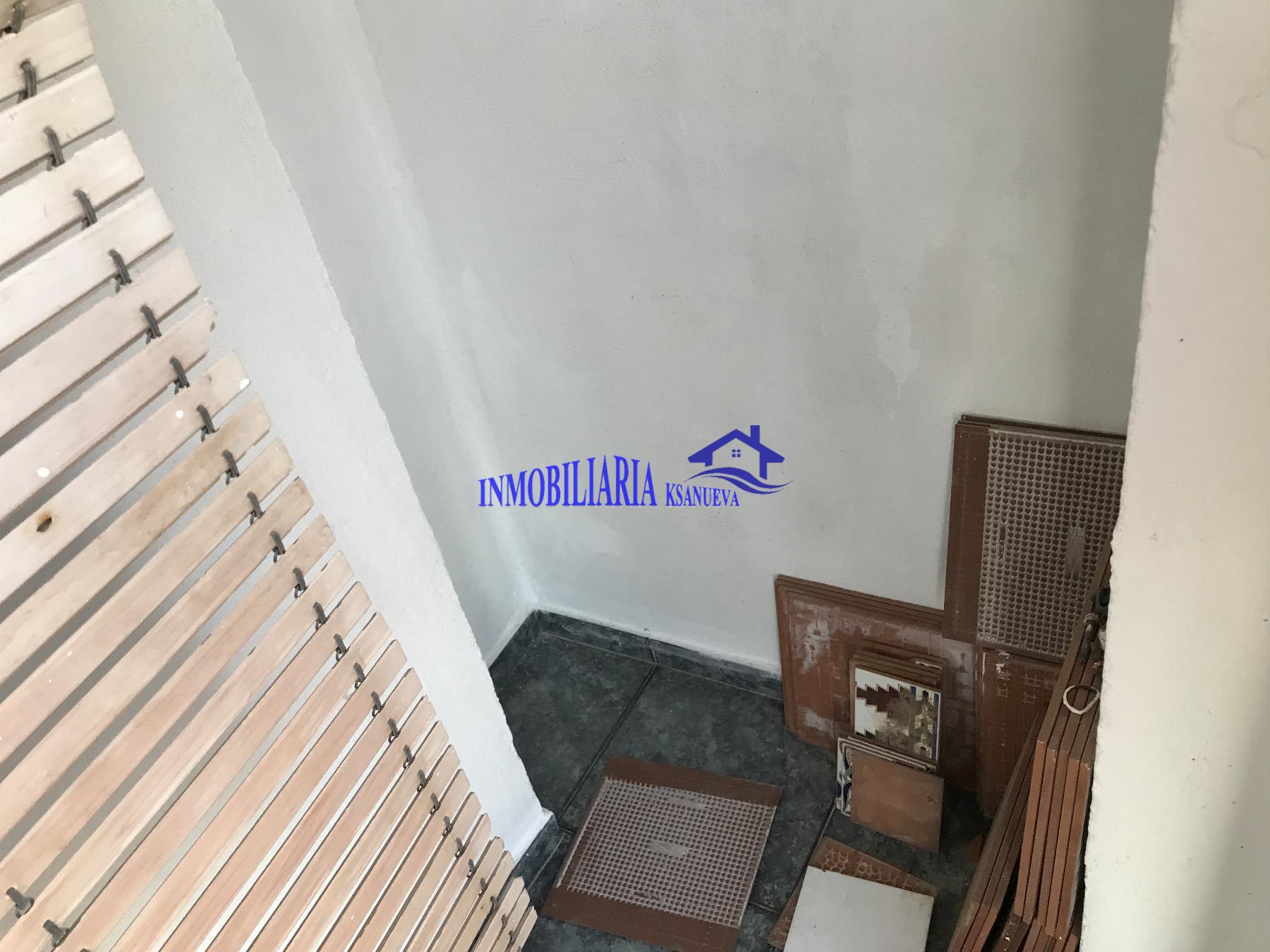For sale of flat in Córdoba