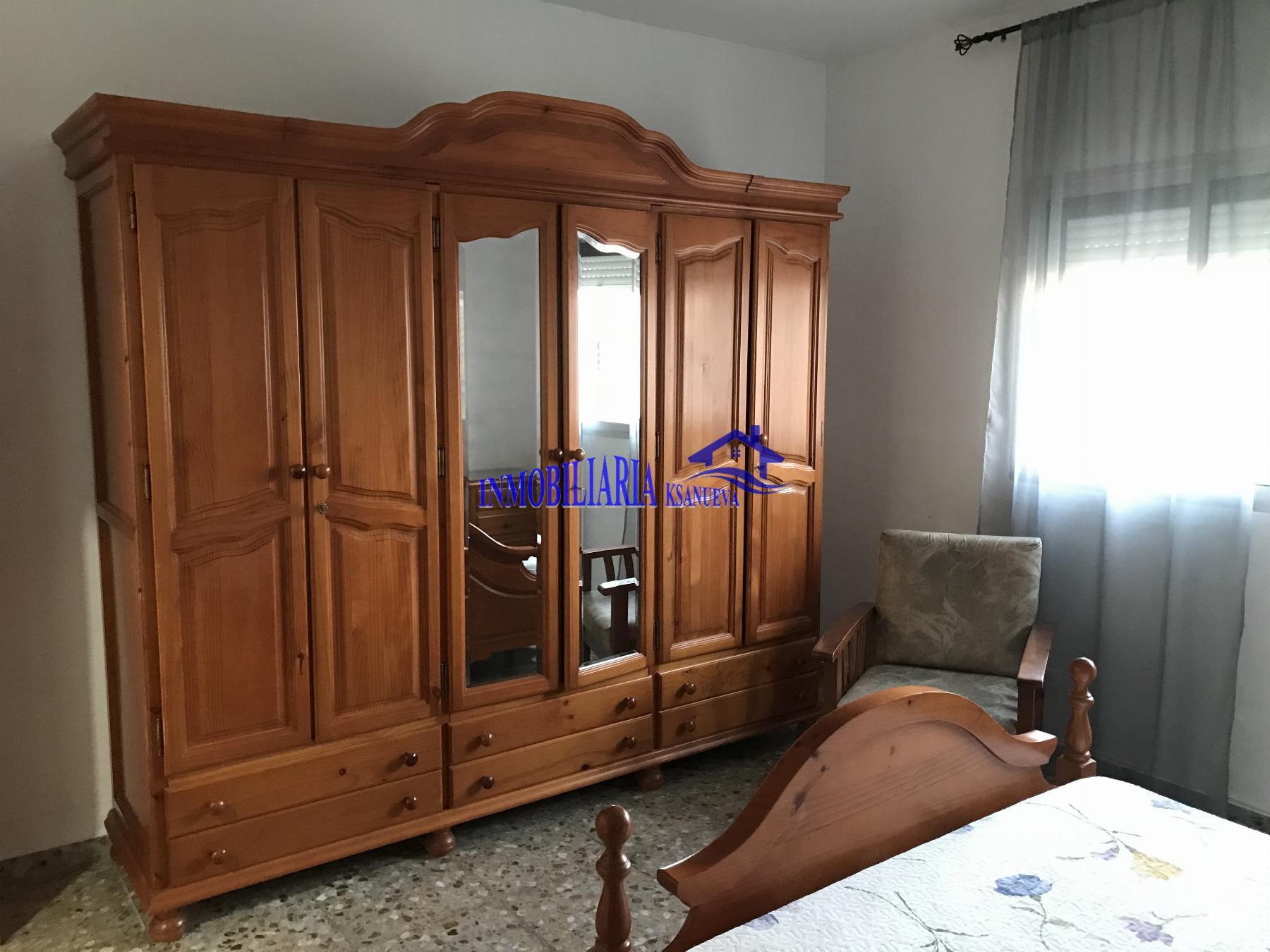 For sale of flat in Córdoba