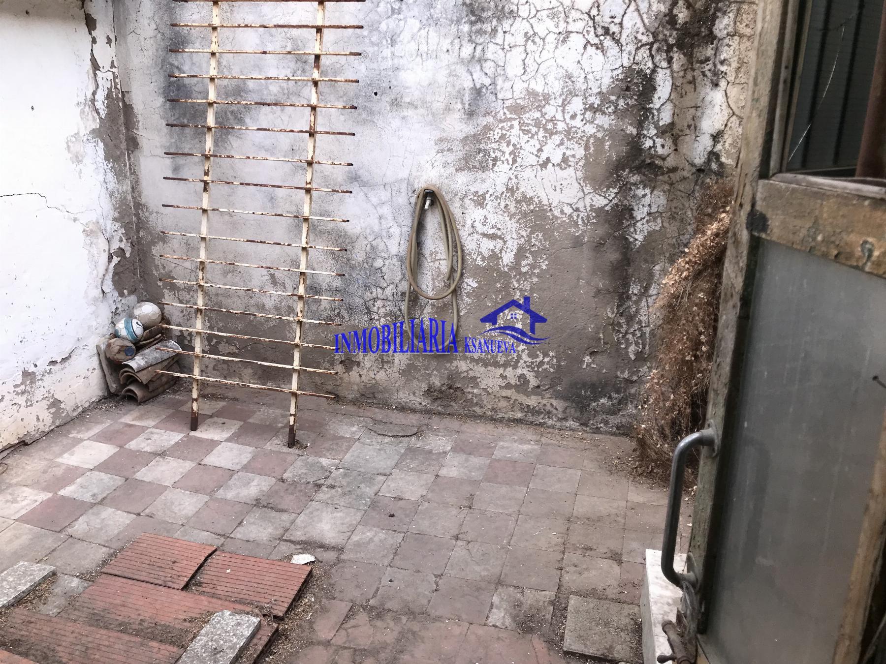 For sale of house in Córdoba