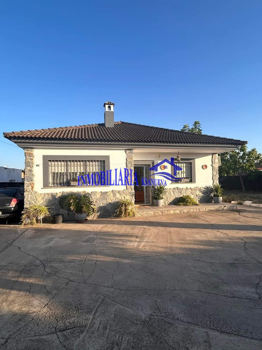For sale of chalet in Córdoba