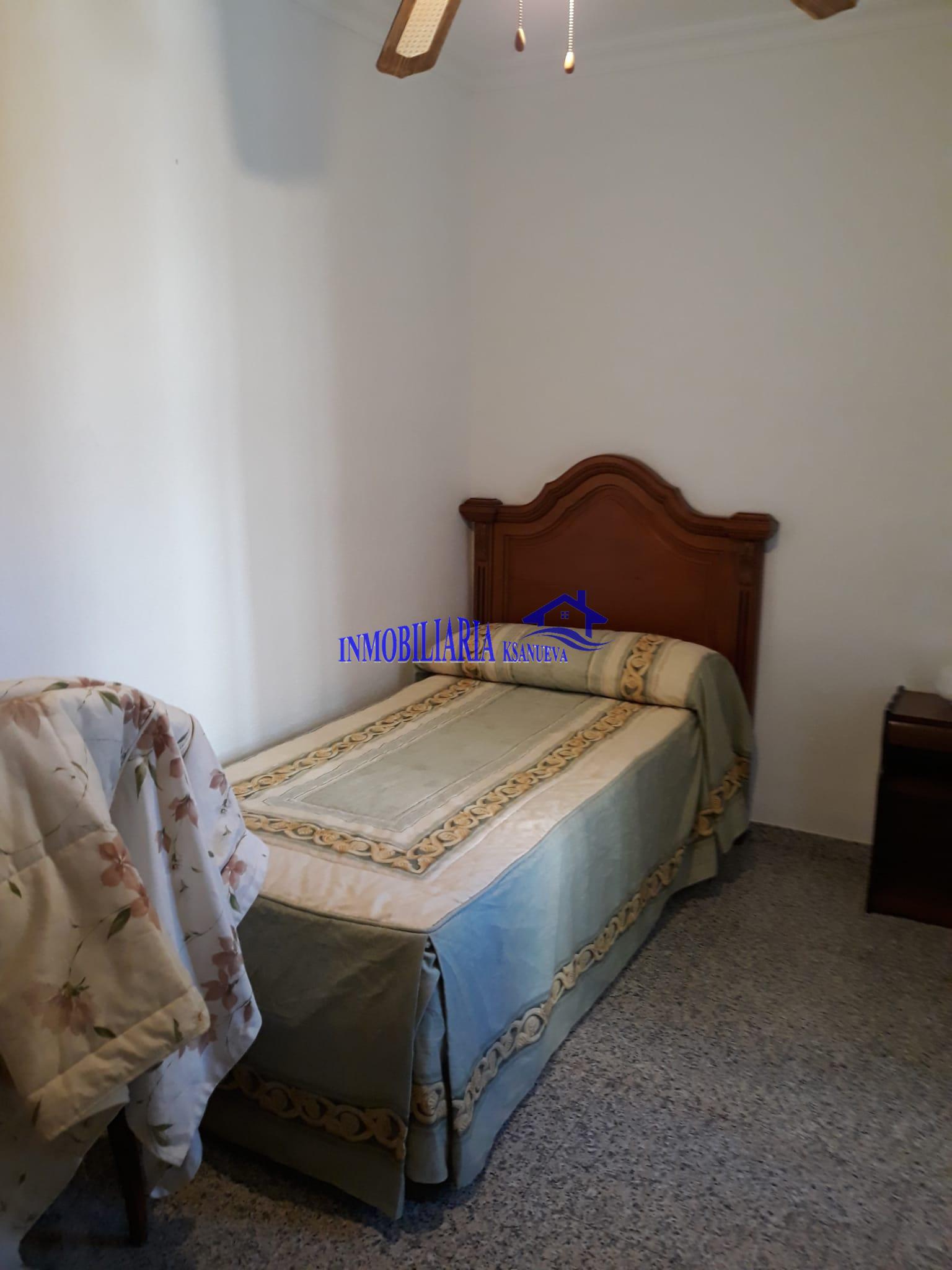 For sale of flat in Córdoba