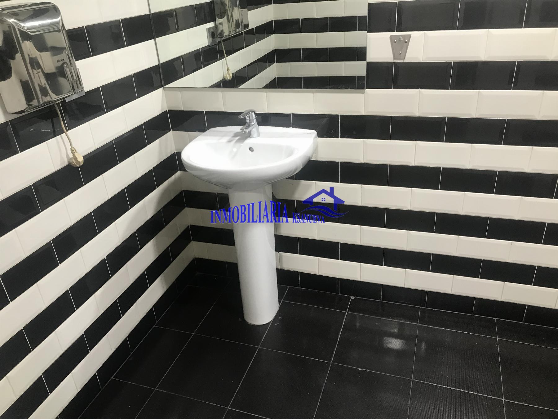 For sale of commercial in Córdoba