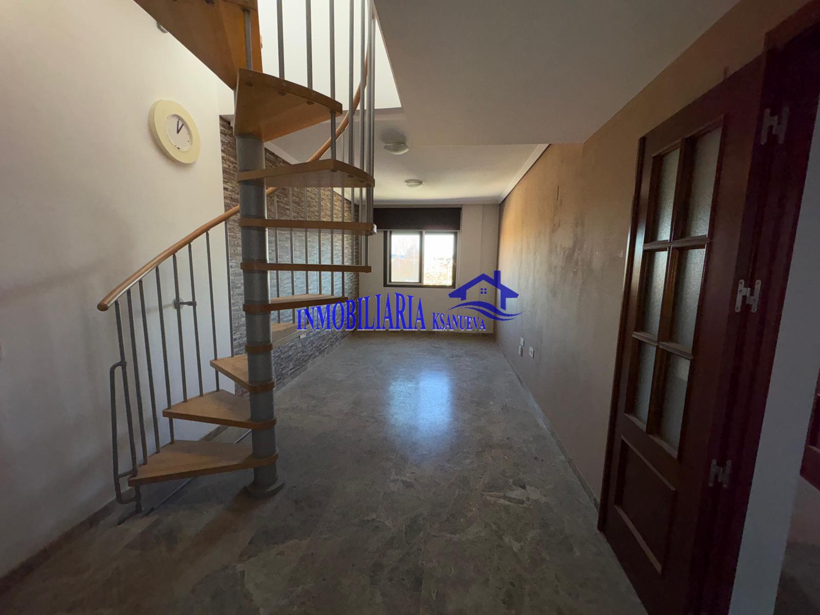 For sale of penthouse in Córdoba