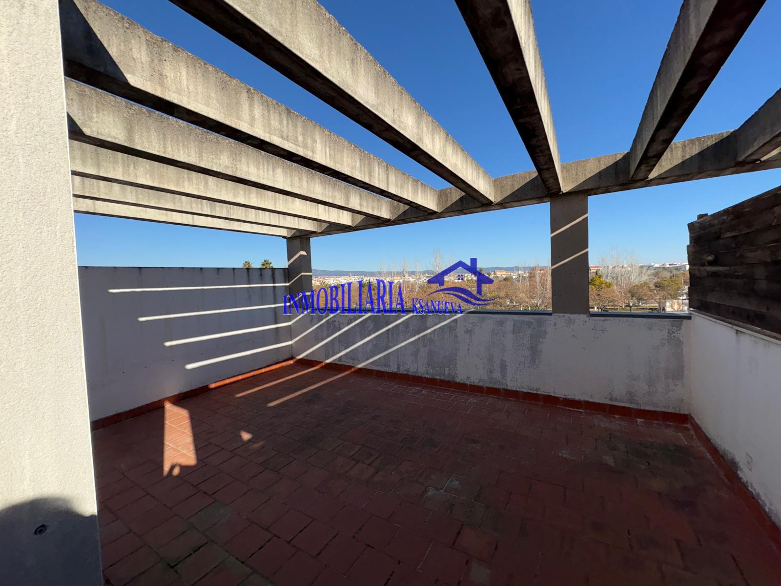 For sale of penthouse in Córdoba