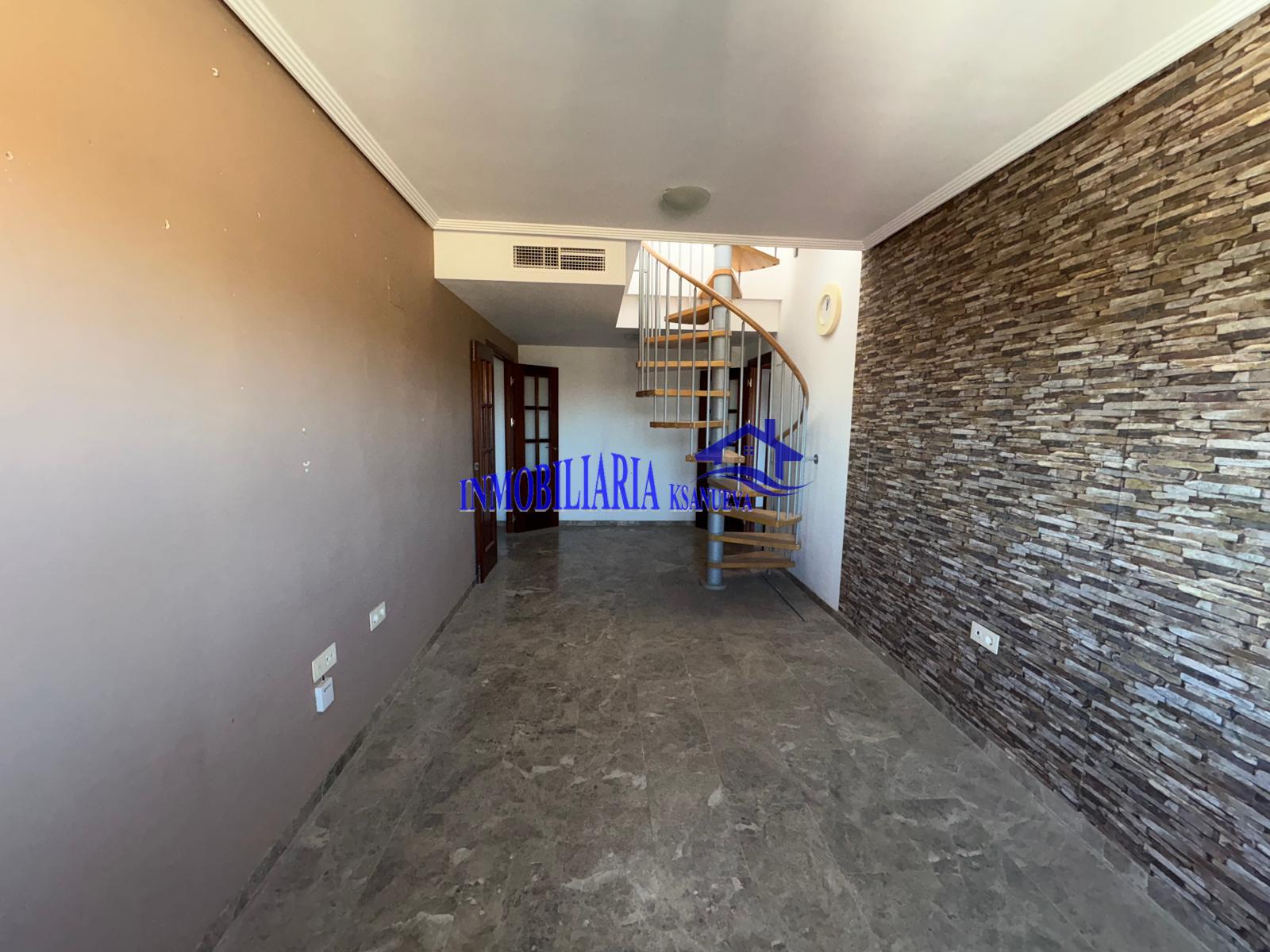 For sale of penthouse in Córdoba
