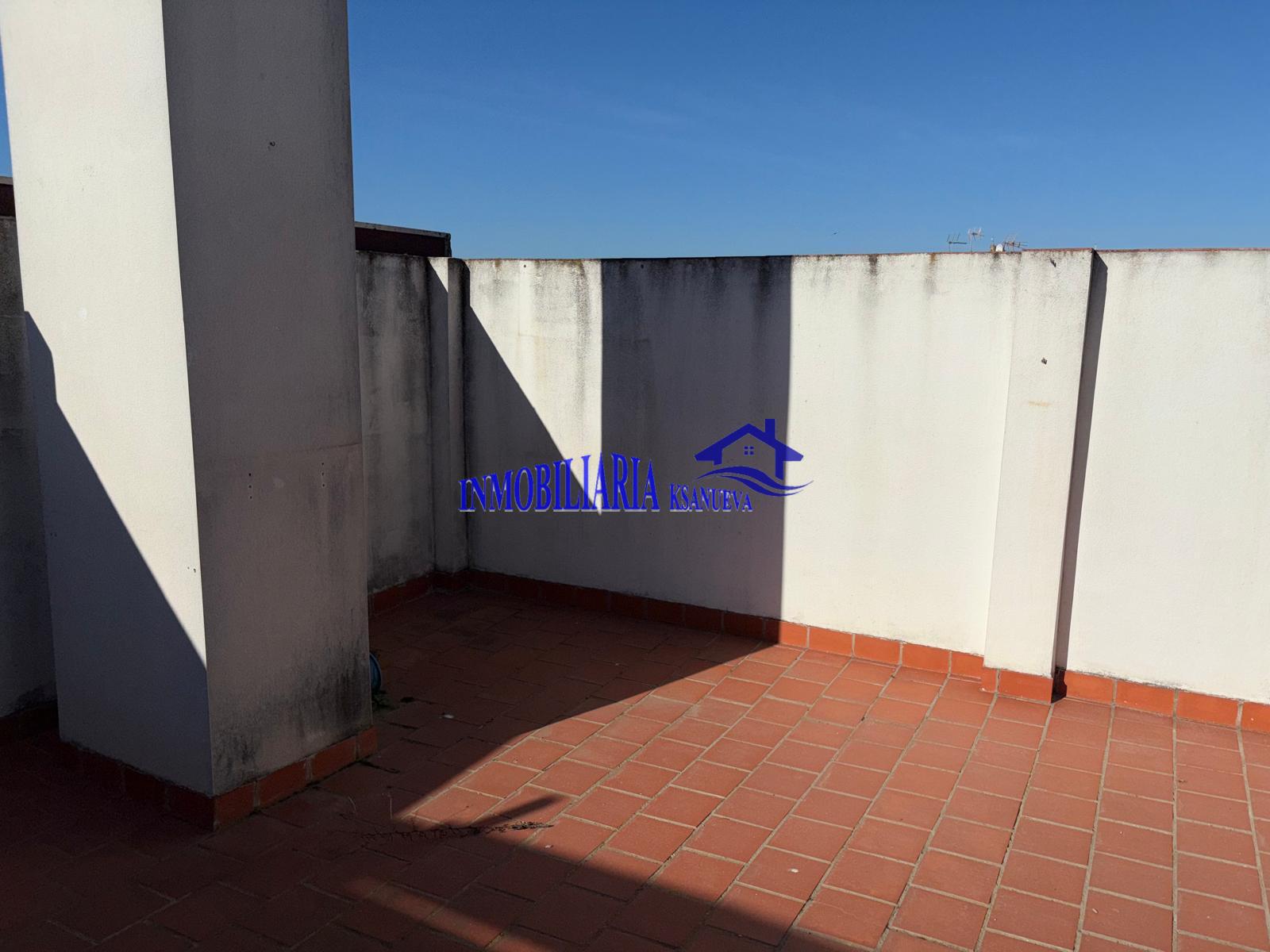 For sale of penthouse in Córdoba