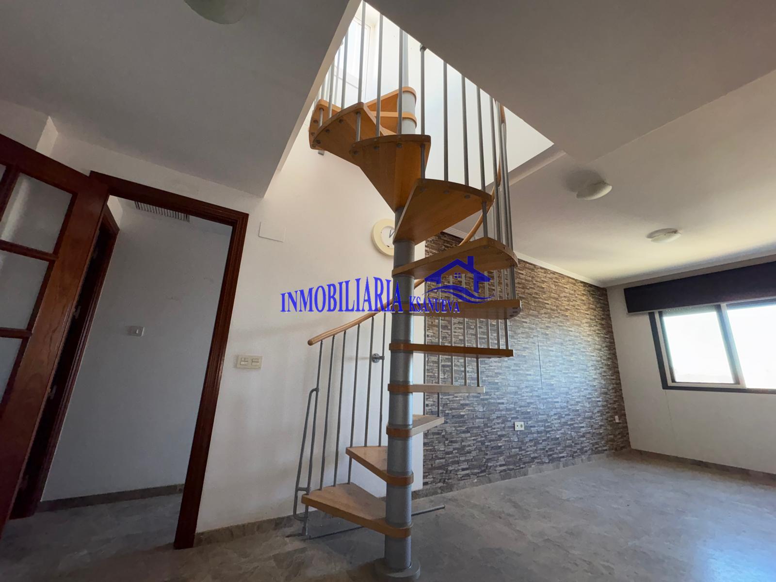 For sale of penthouse in Córdoba