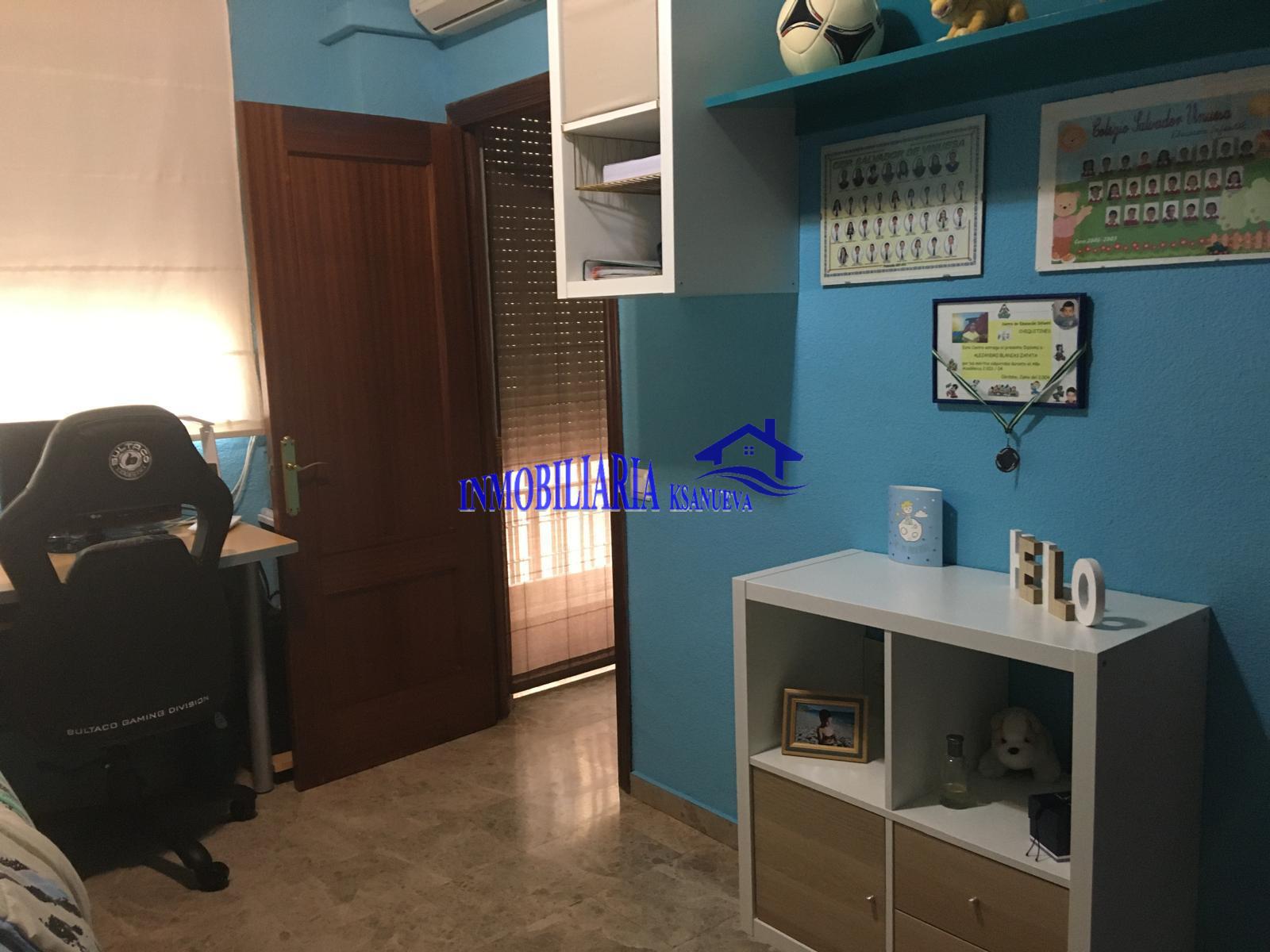 For sale of flat in Córdoba