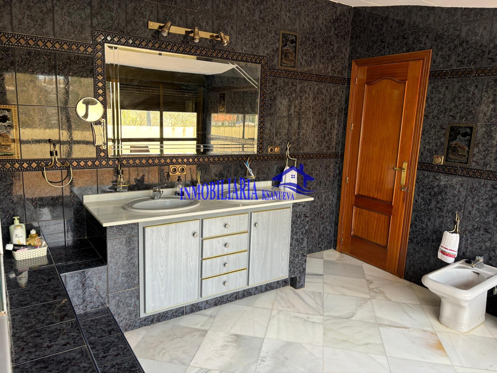 For sale of chalet in Córdoba