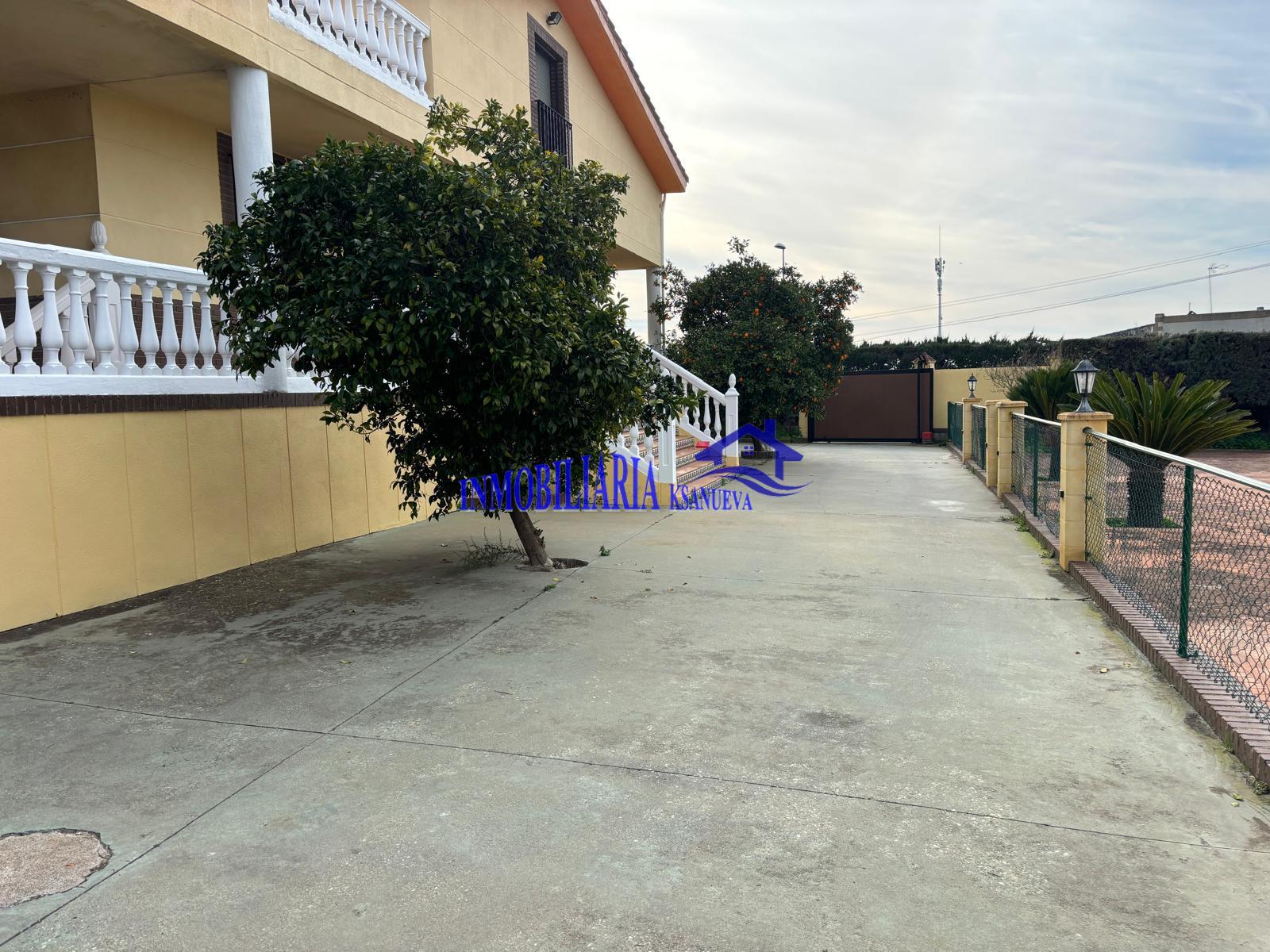 For sale of chalet in Córdoba