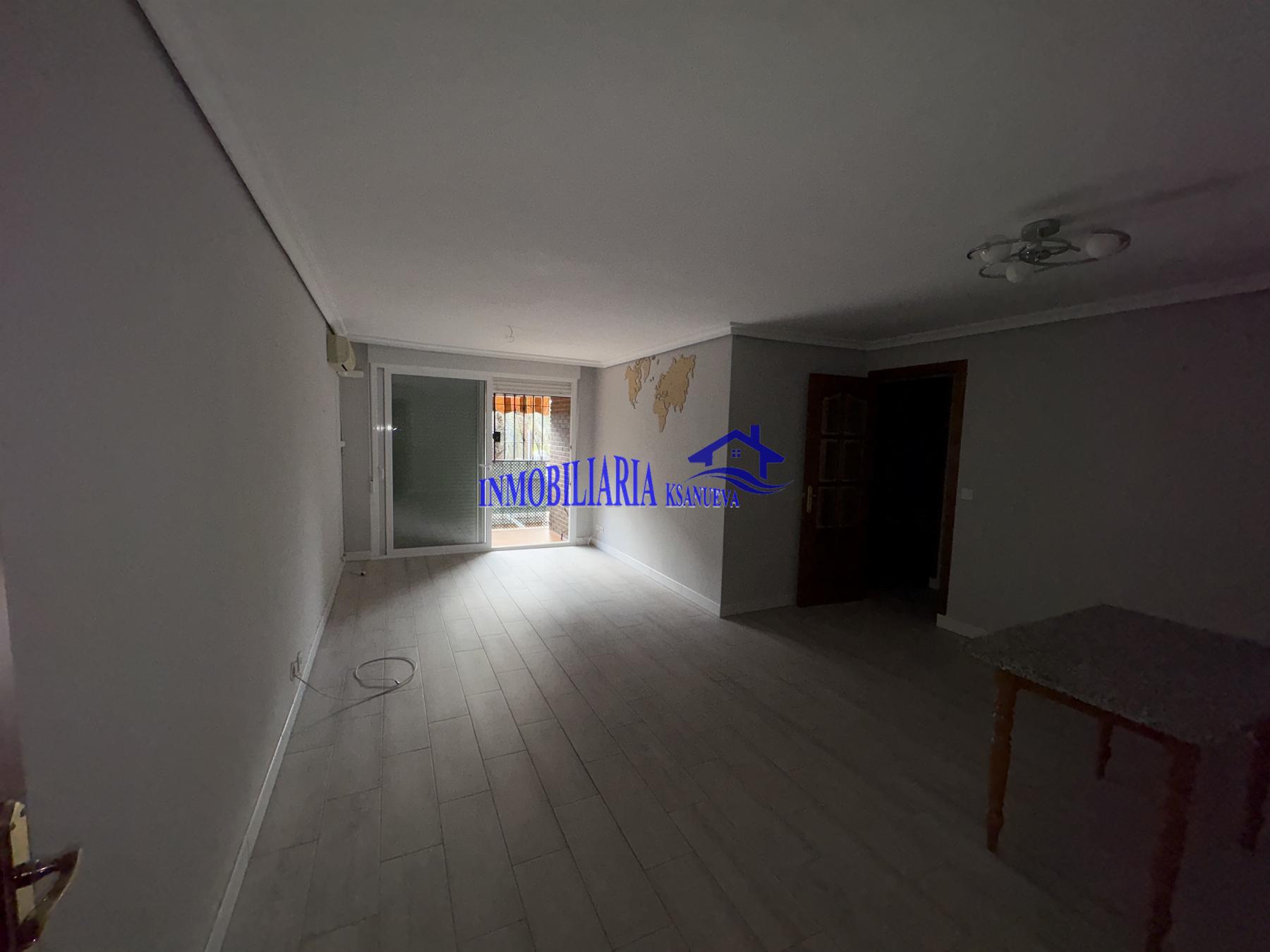 For sale of flat in Córdoba