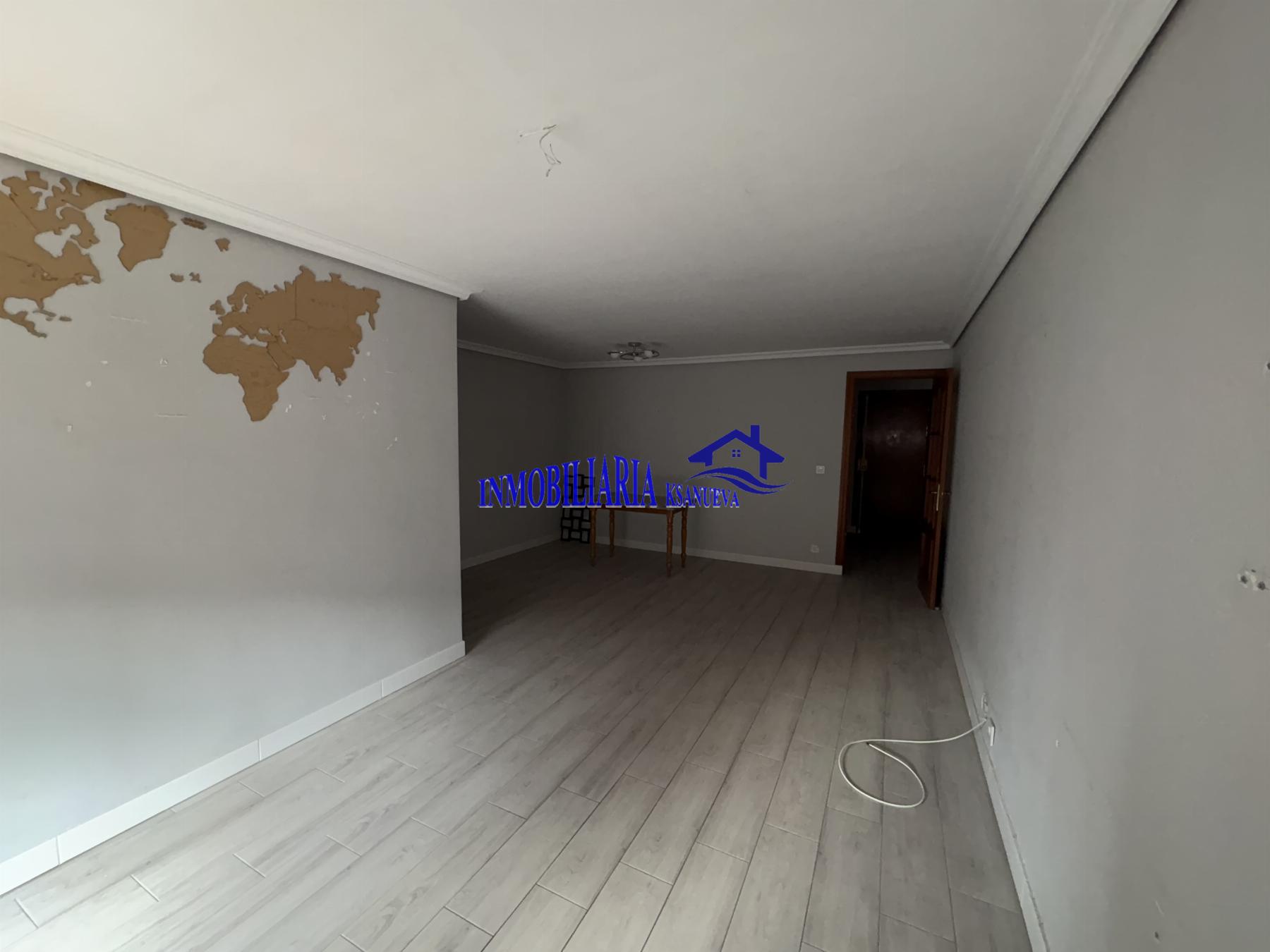 For sale of flat in Córdoba