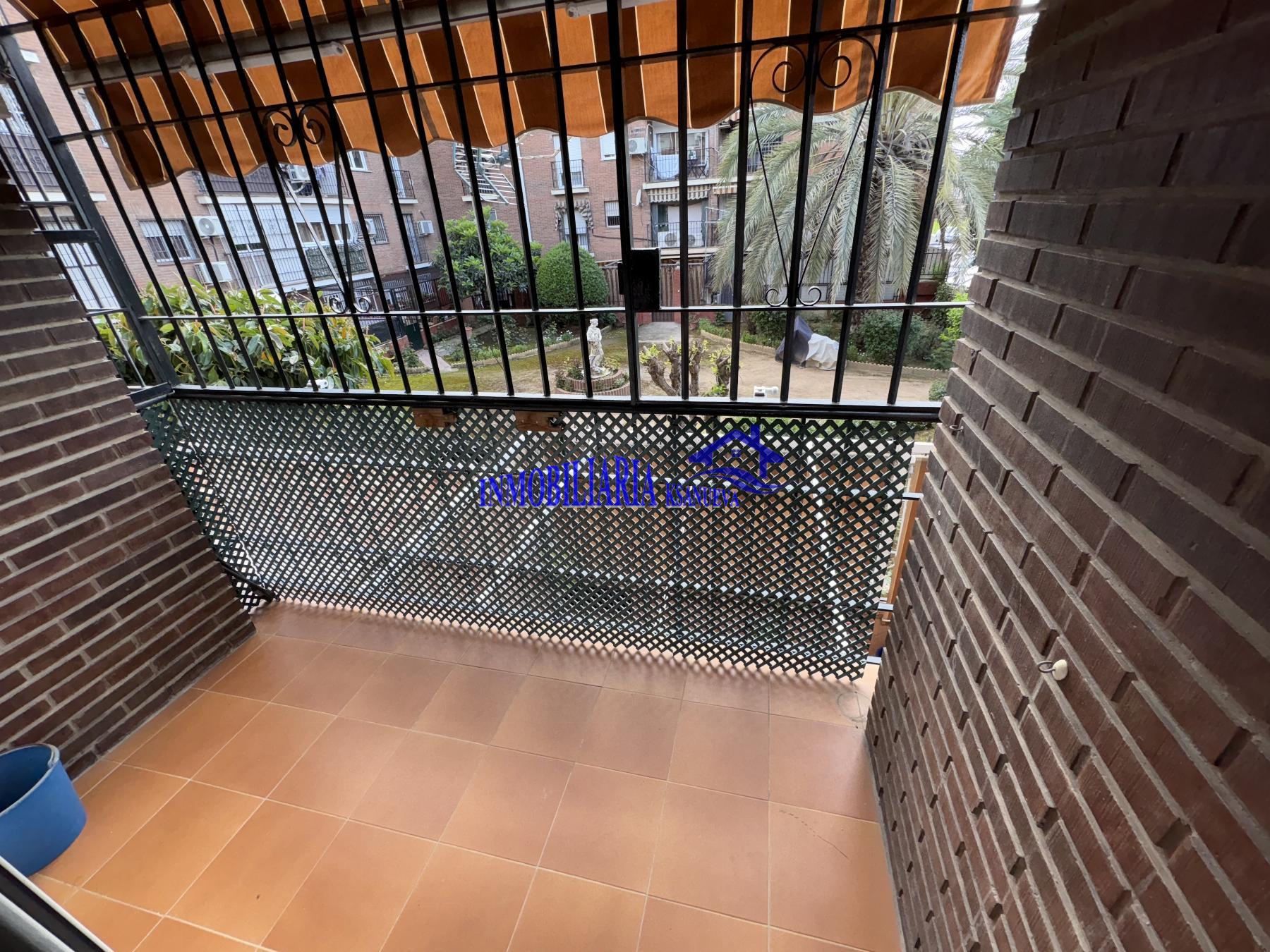 For sale of flat in Córdoba