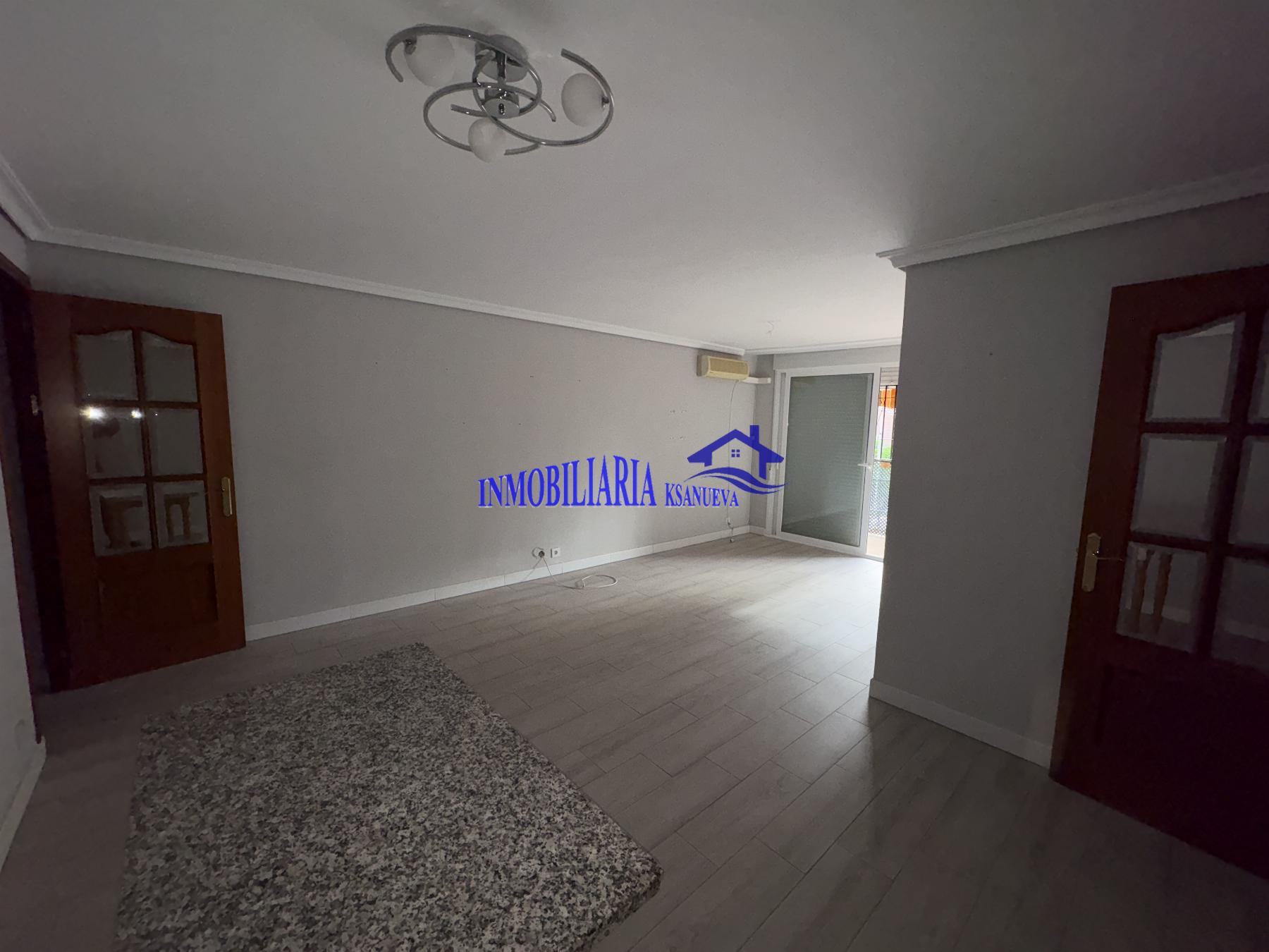 For sale of flat in Córdoba